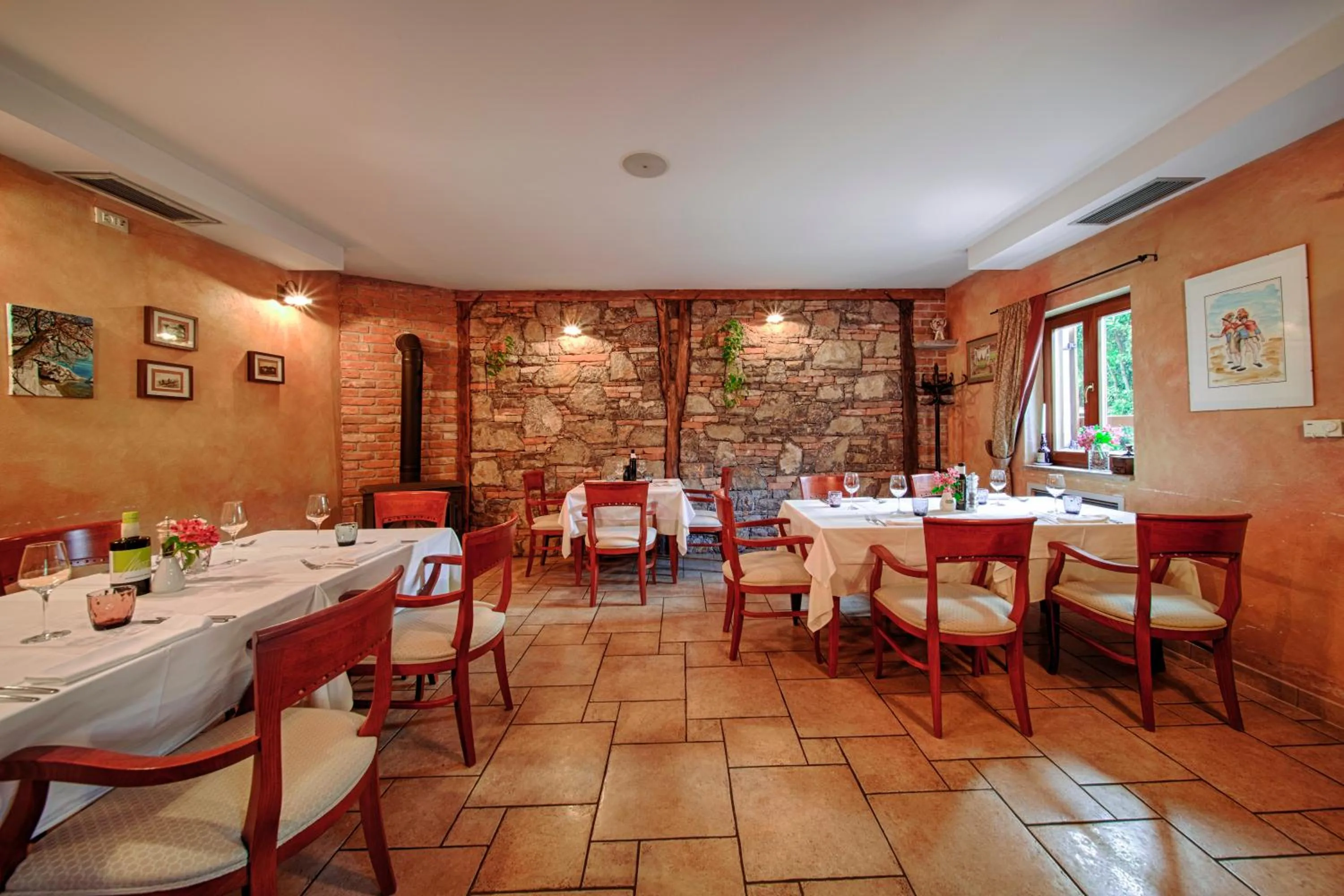 Restaurant/places to eat in Guest House Stancija Kovacici