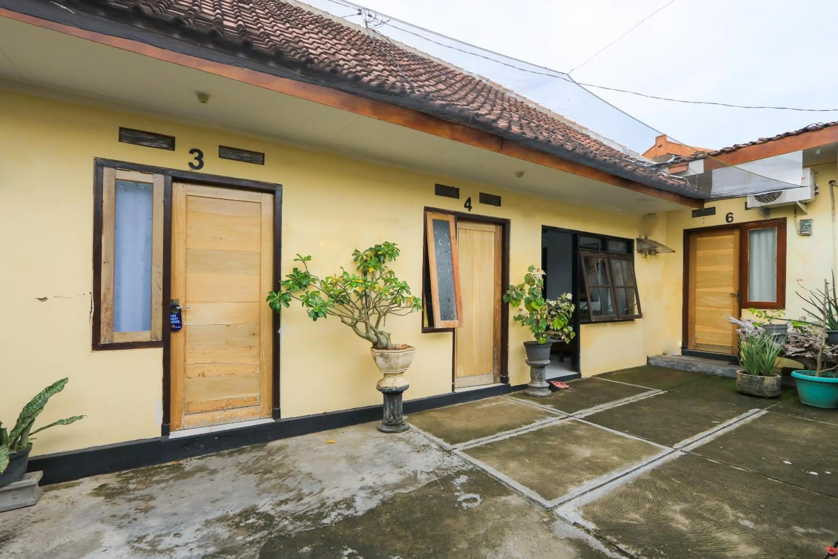 Garden in OYO 2497 Pesona Guest House