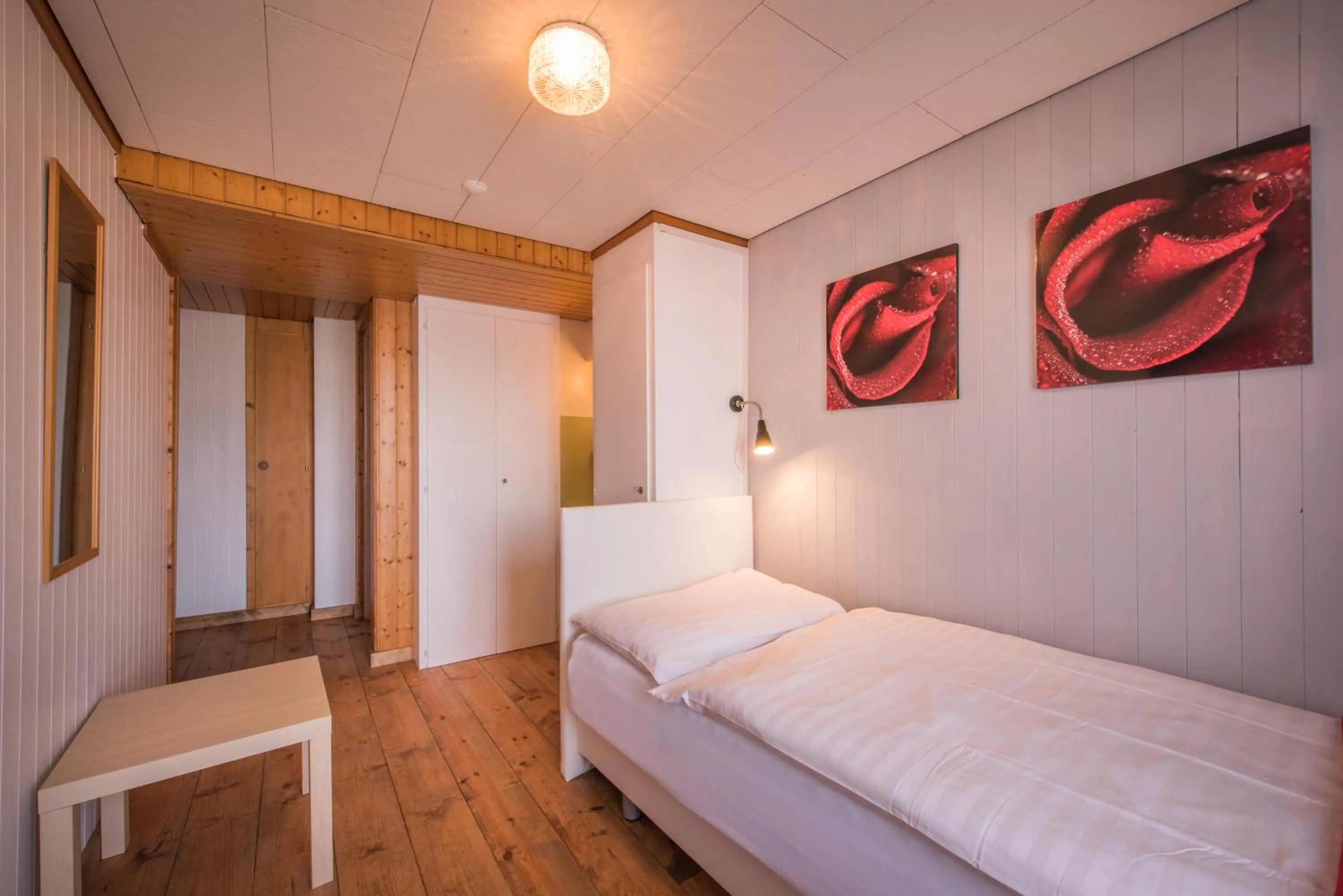 Photo of the whole room, Bed in Hotel Tell and Apartments