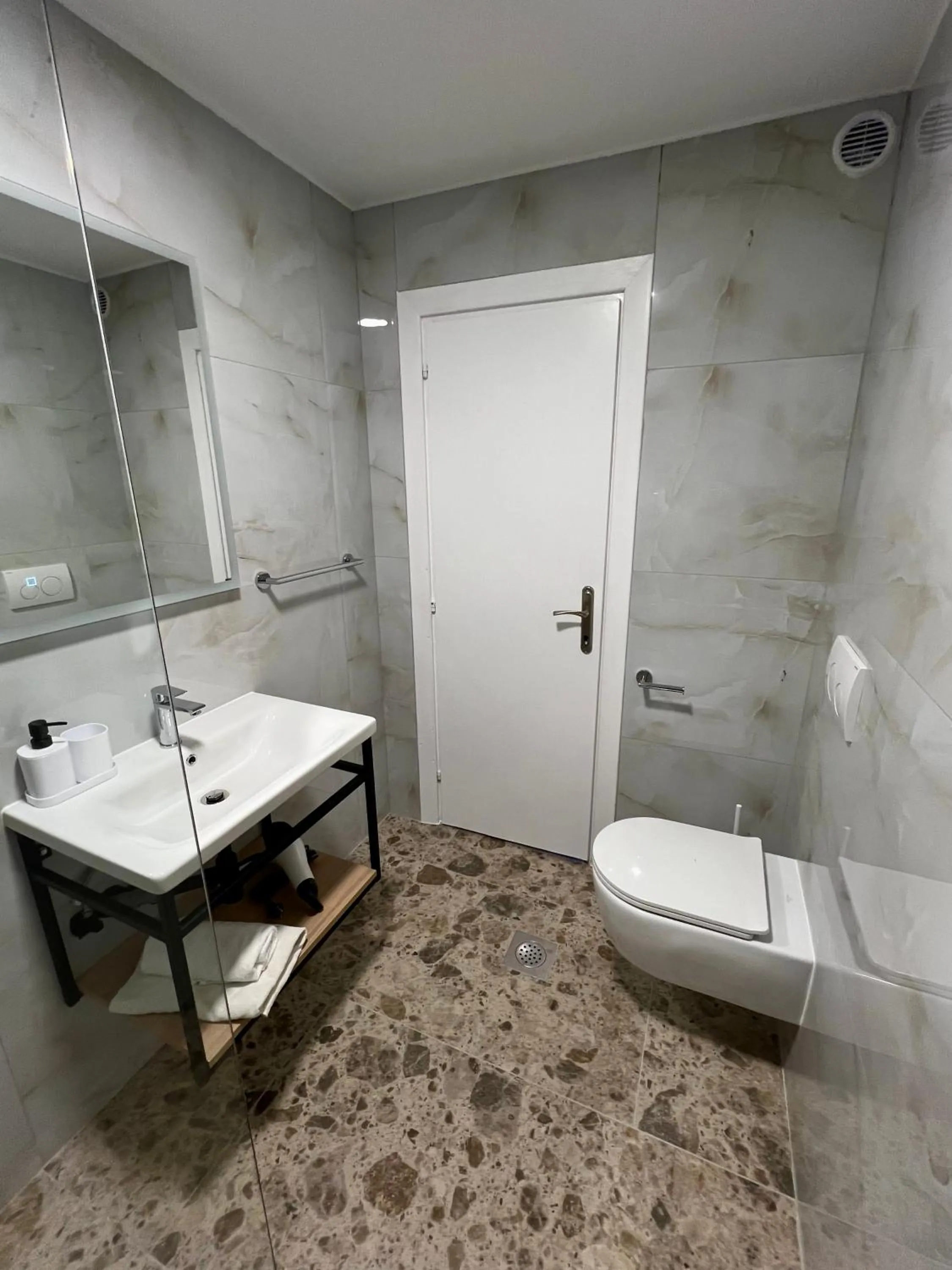 Shower in Apartments Mia