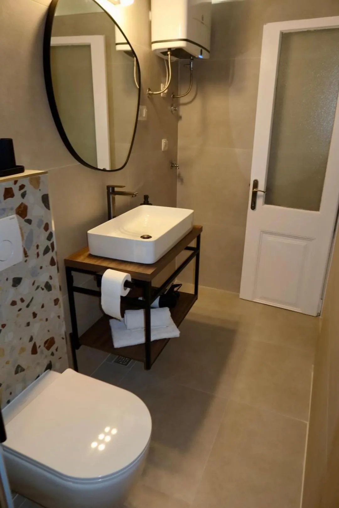 Toilet in Apartments Mia