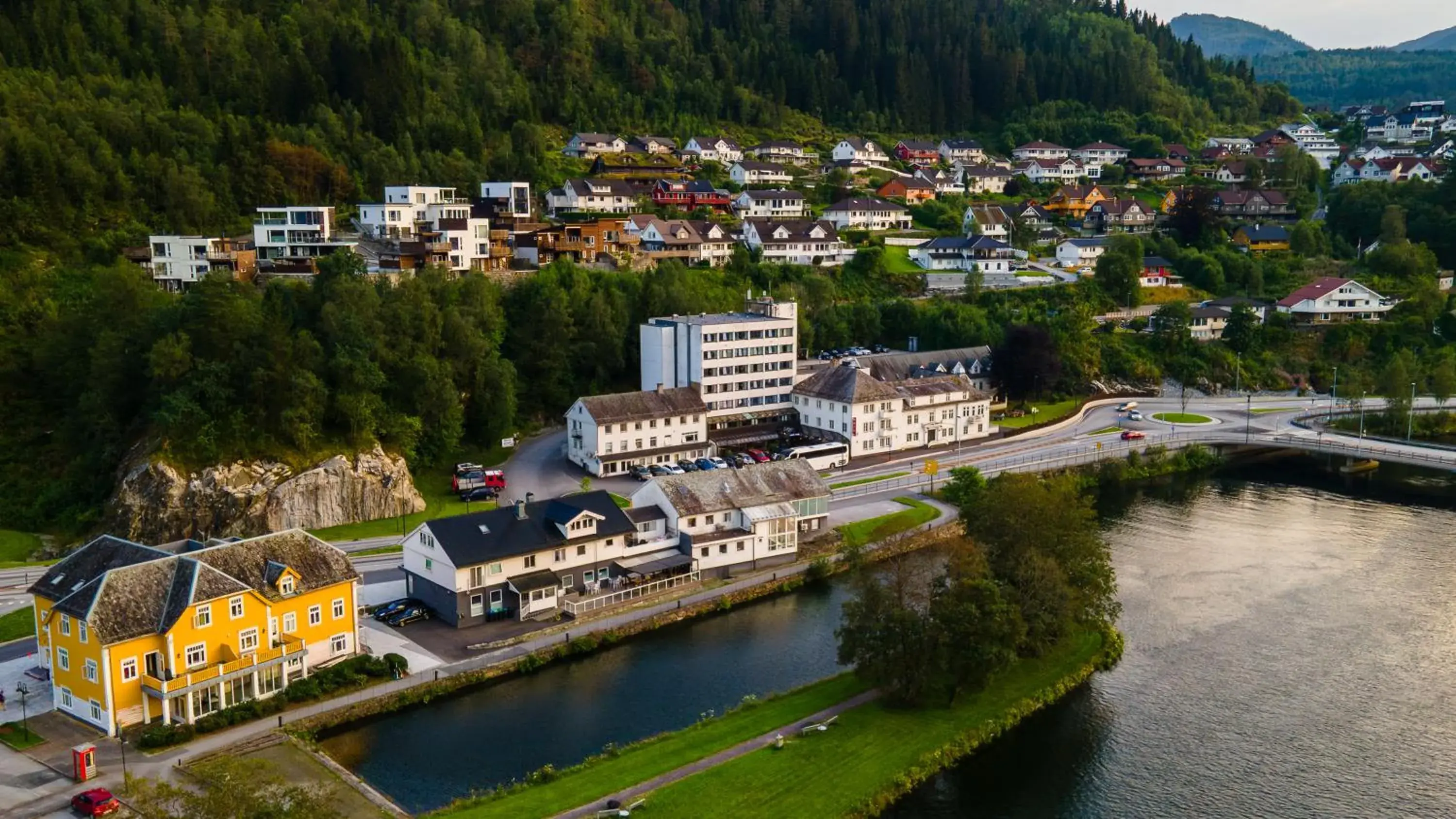 Property building in Førde Hotel - Unike Hoteller Property building in Førde Hotel - Unike Hoteller