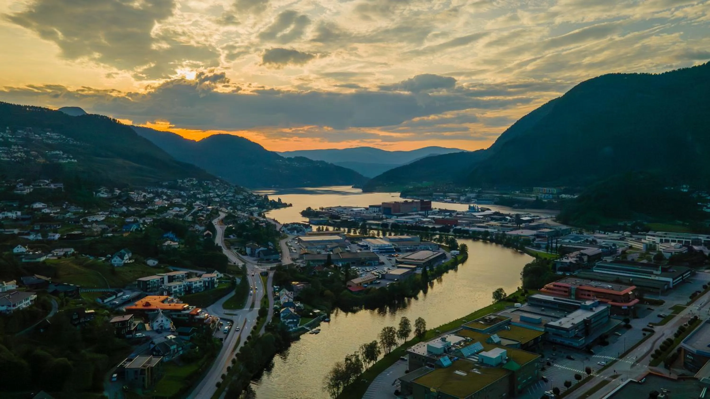 Property building in Førde Hotel - Unike Hoteller