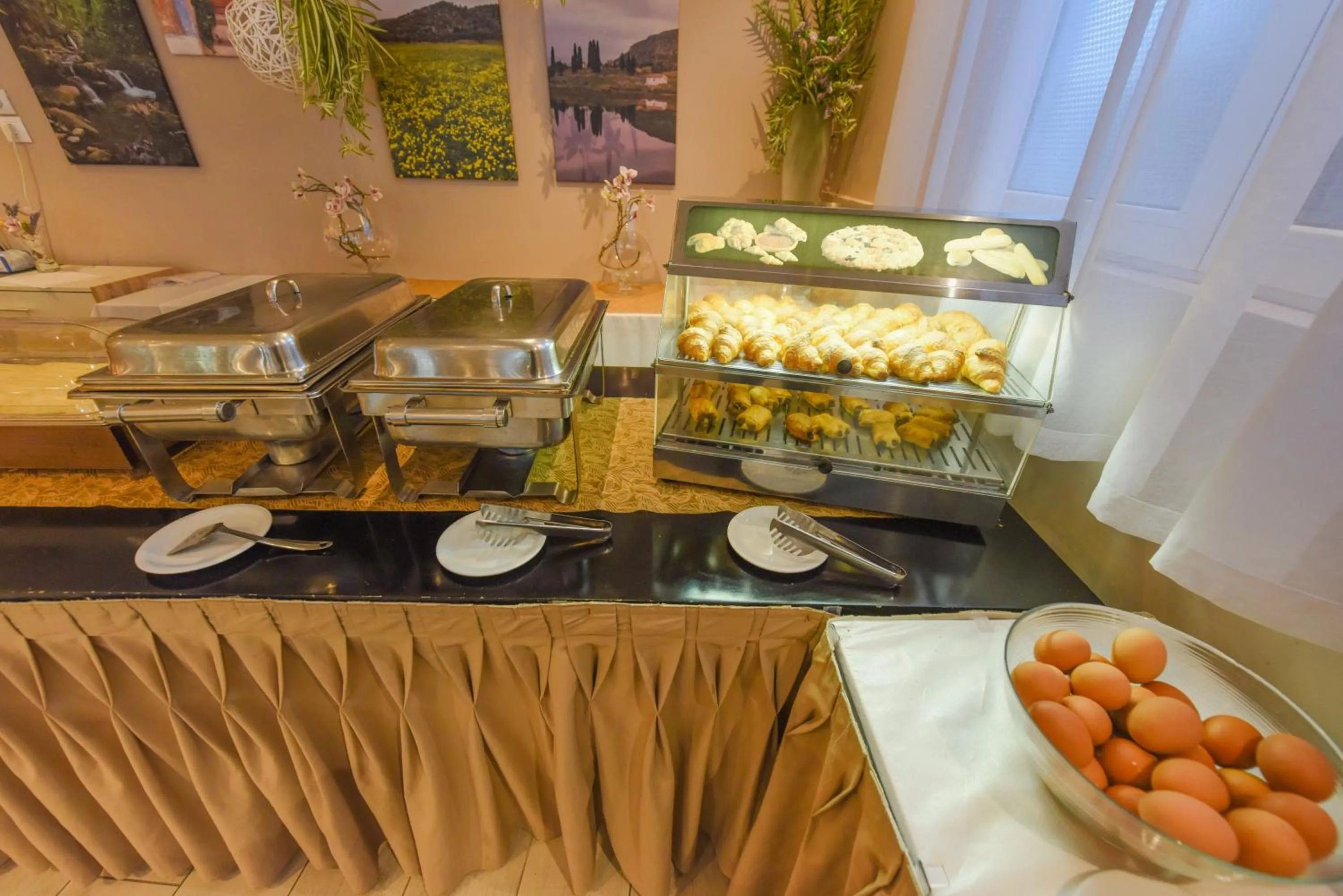 Buffet breakfast in Samos Hotel