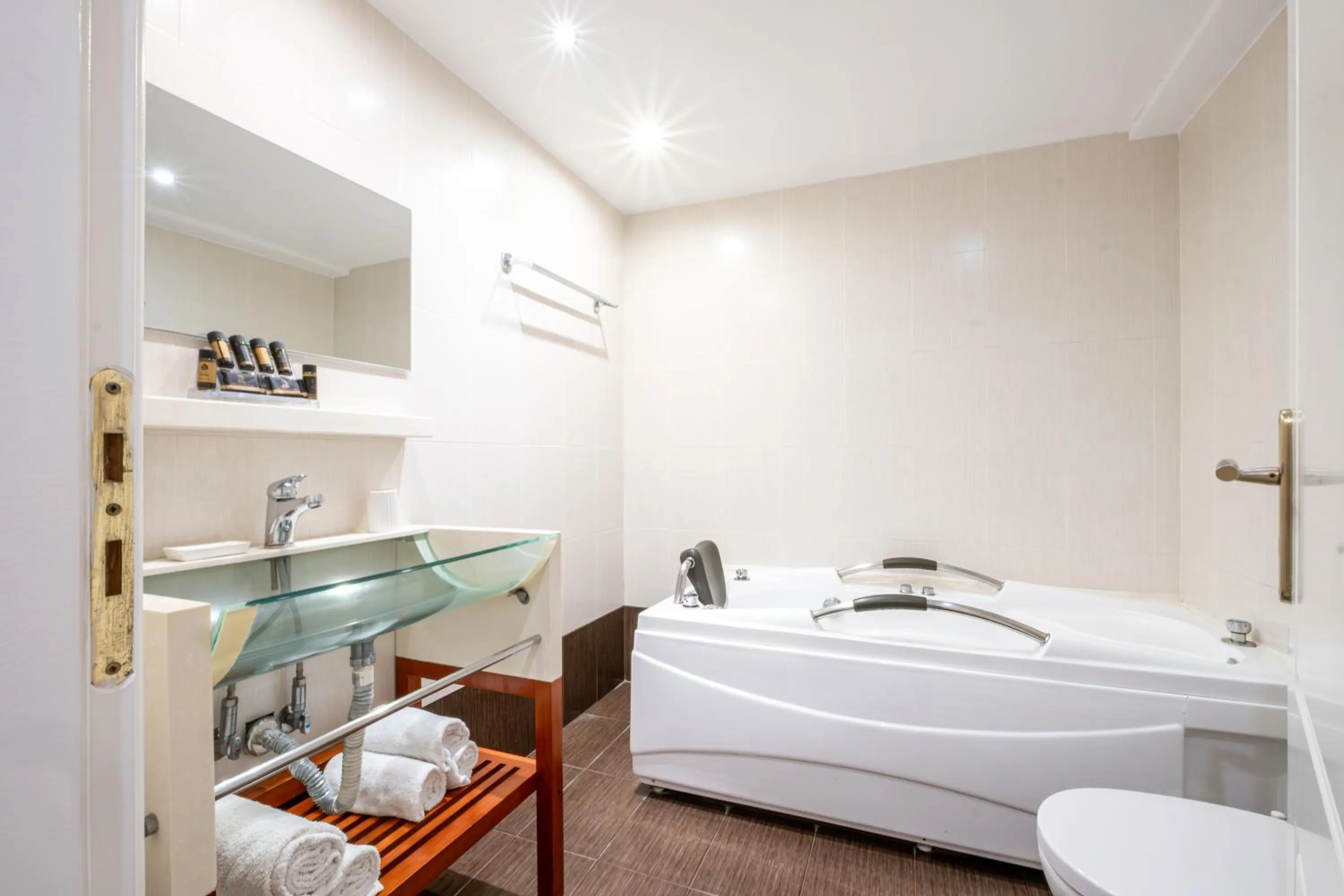 Bathroom in Samos Hotel