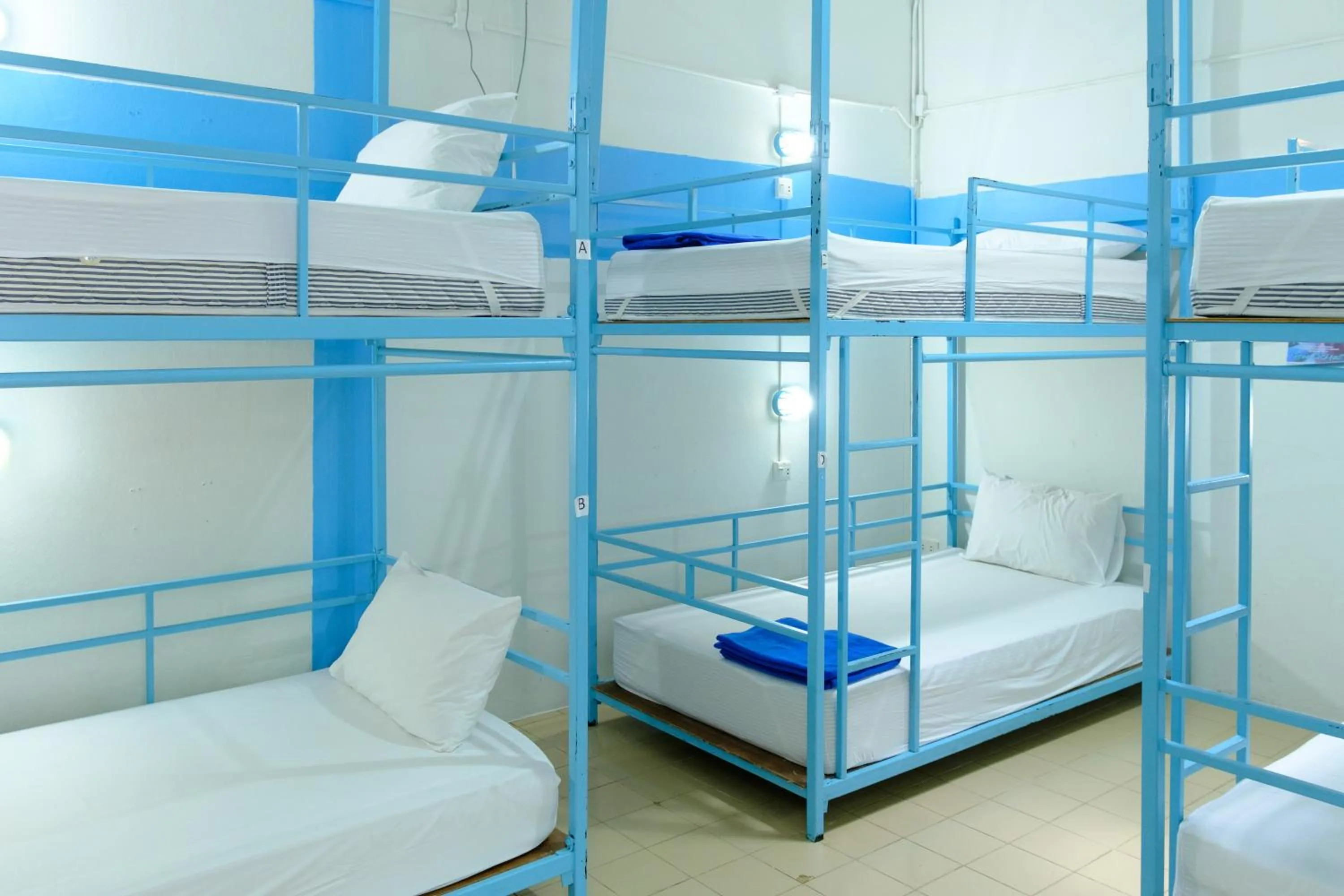 Bed in Bodega Bangkok Soi 23