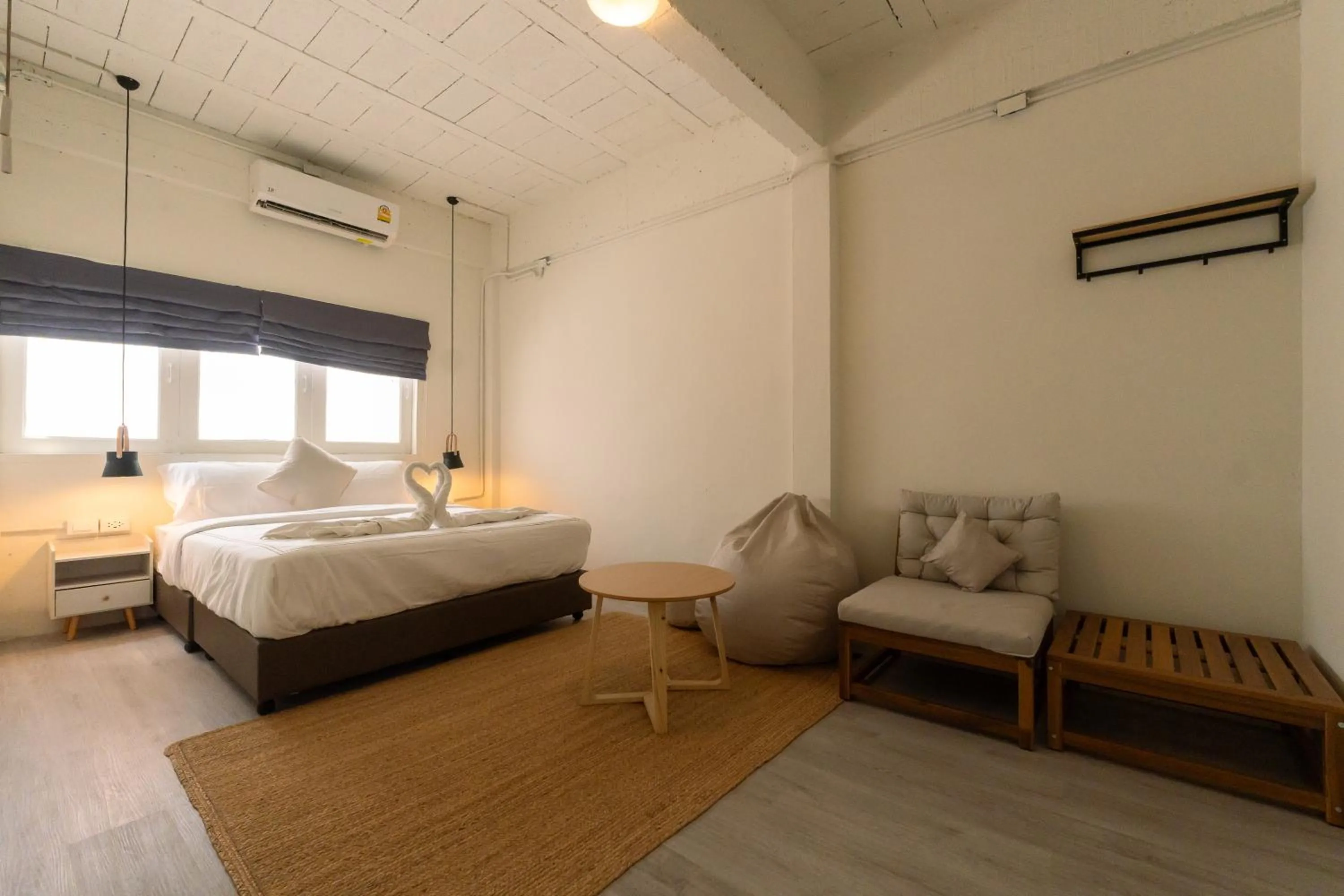 Bed in Bodega Bangkok Soi 23