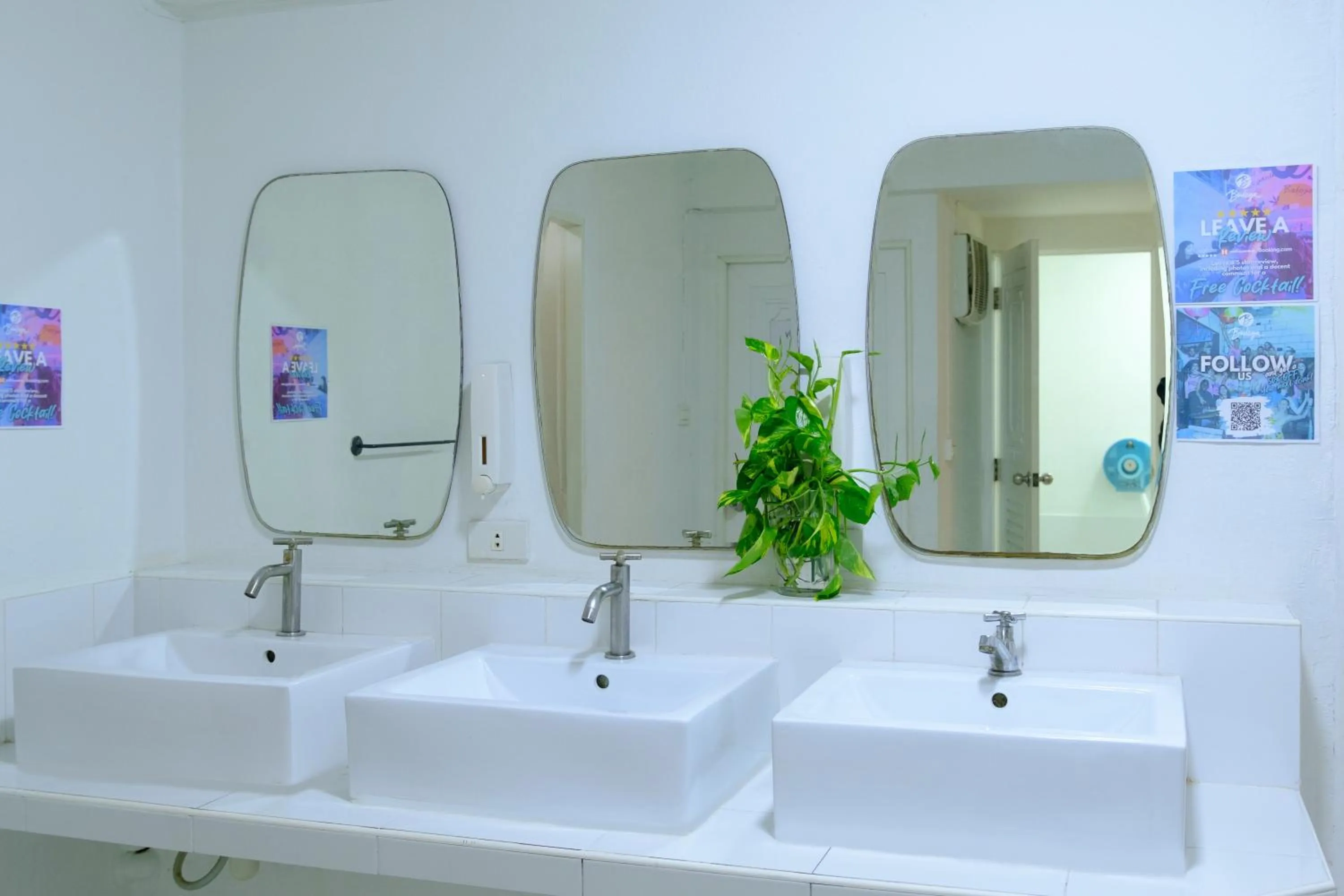 Bathroom in Bodega Bangkok Soi 23