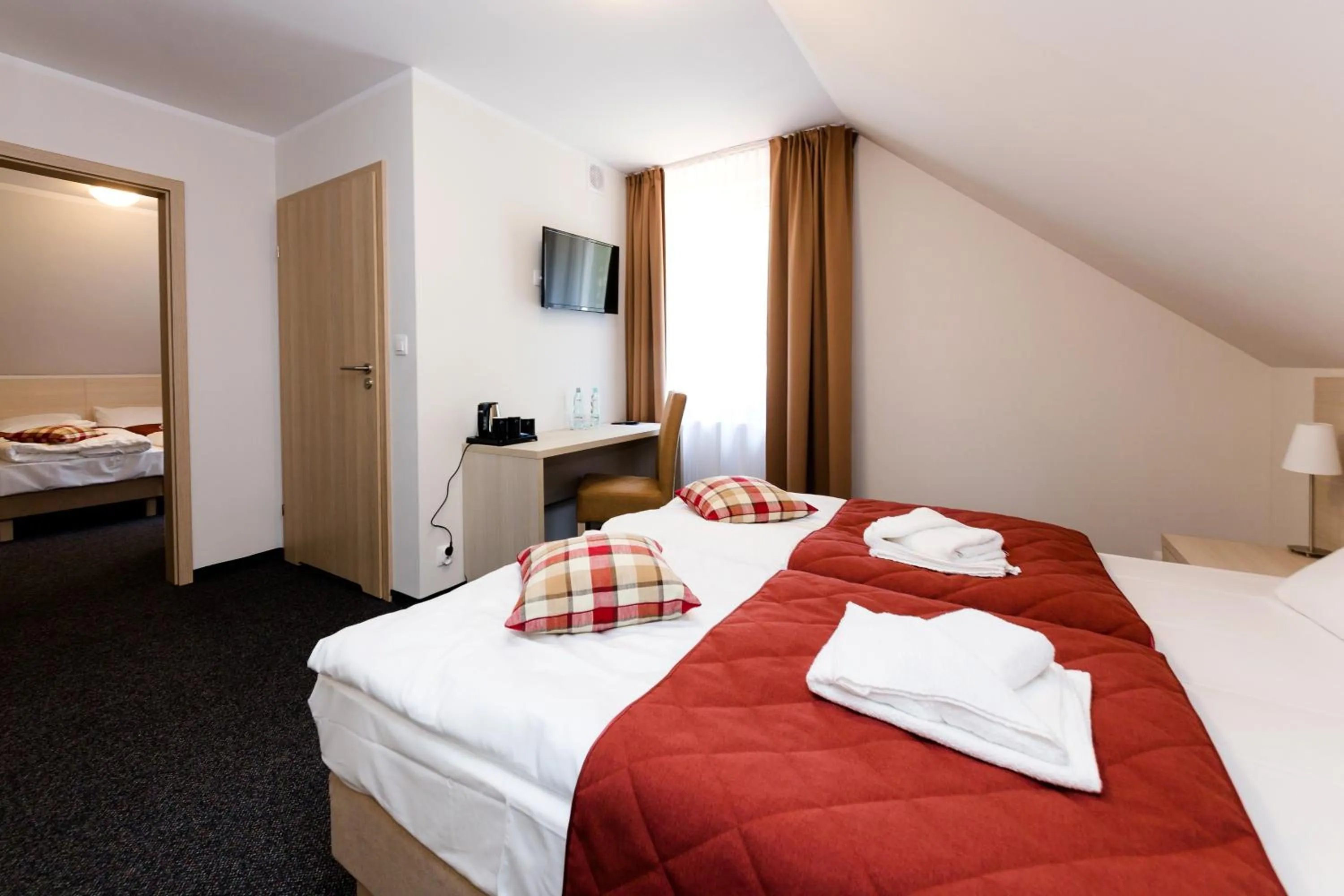 Photo of the whole room, Bed in Villa Obis