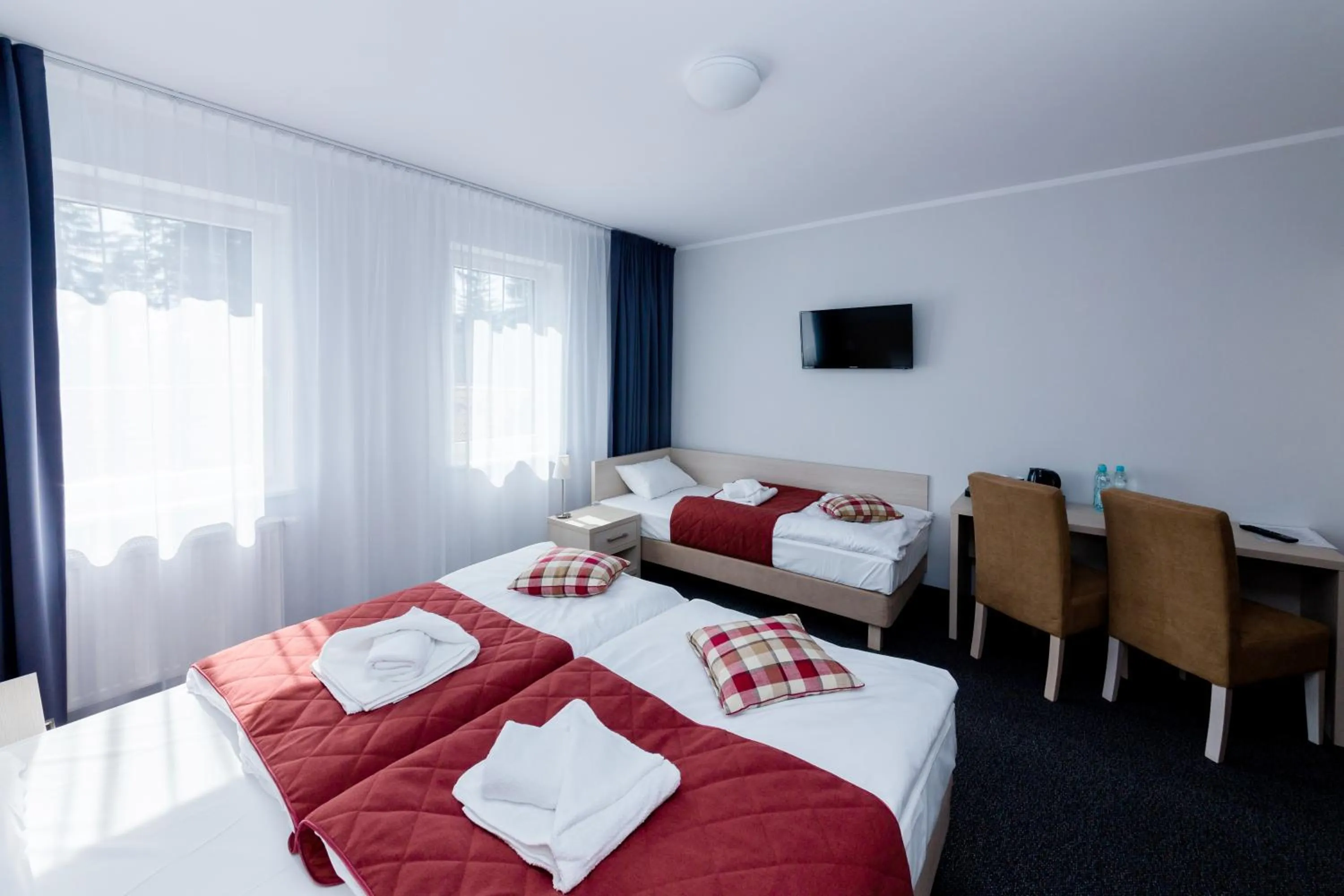 Photo of the whole room, Bed in Villa Obis