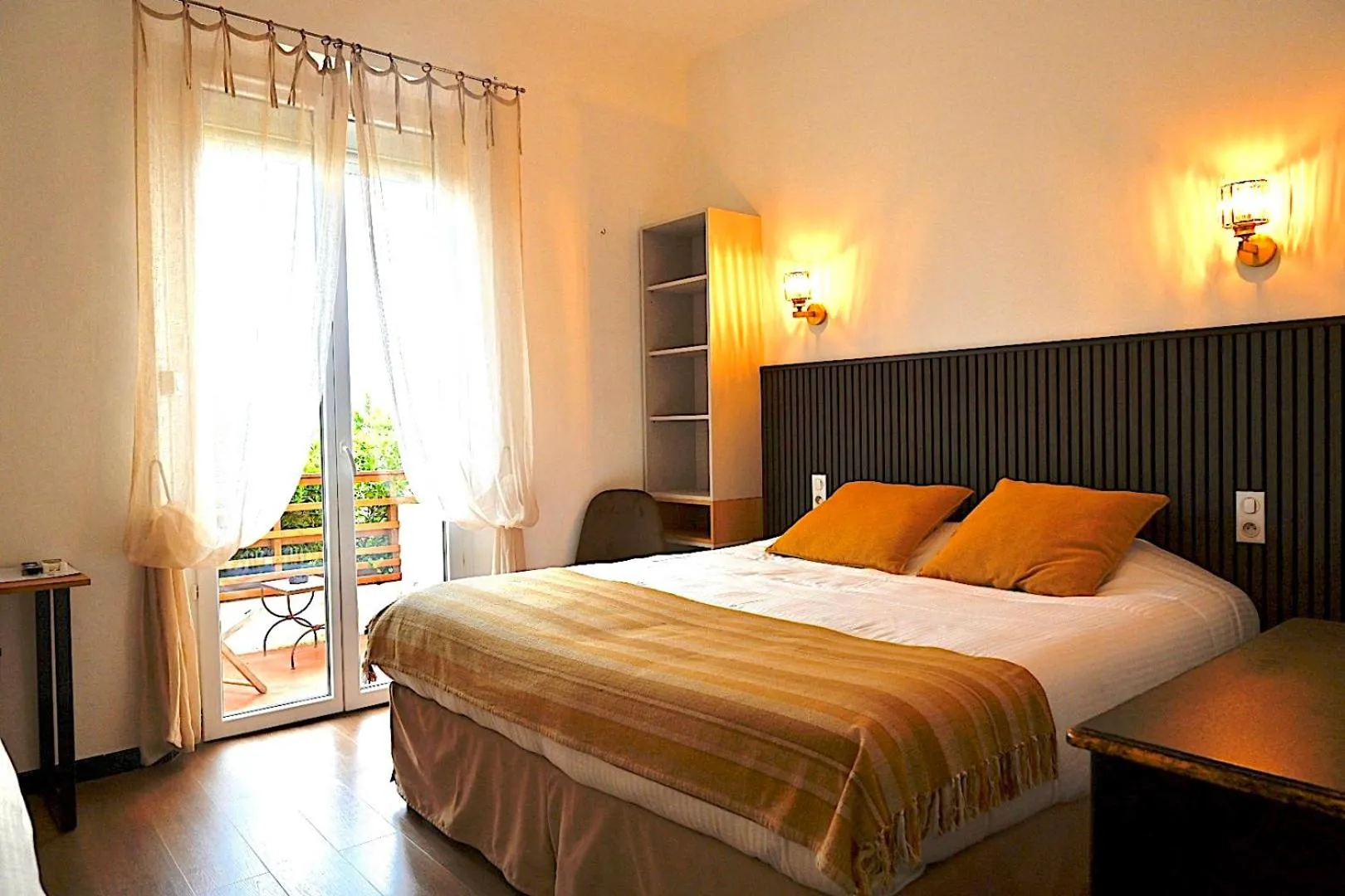 Deluxe Queen Room in Hôtel La Petite Bohème