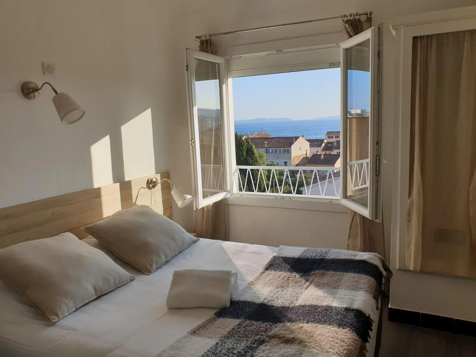 Superior Double Room with Sea View in Hôtel La Petite Bohème