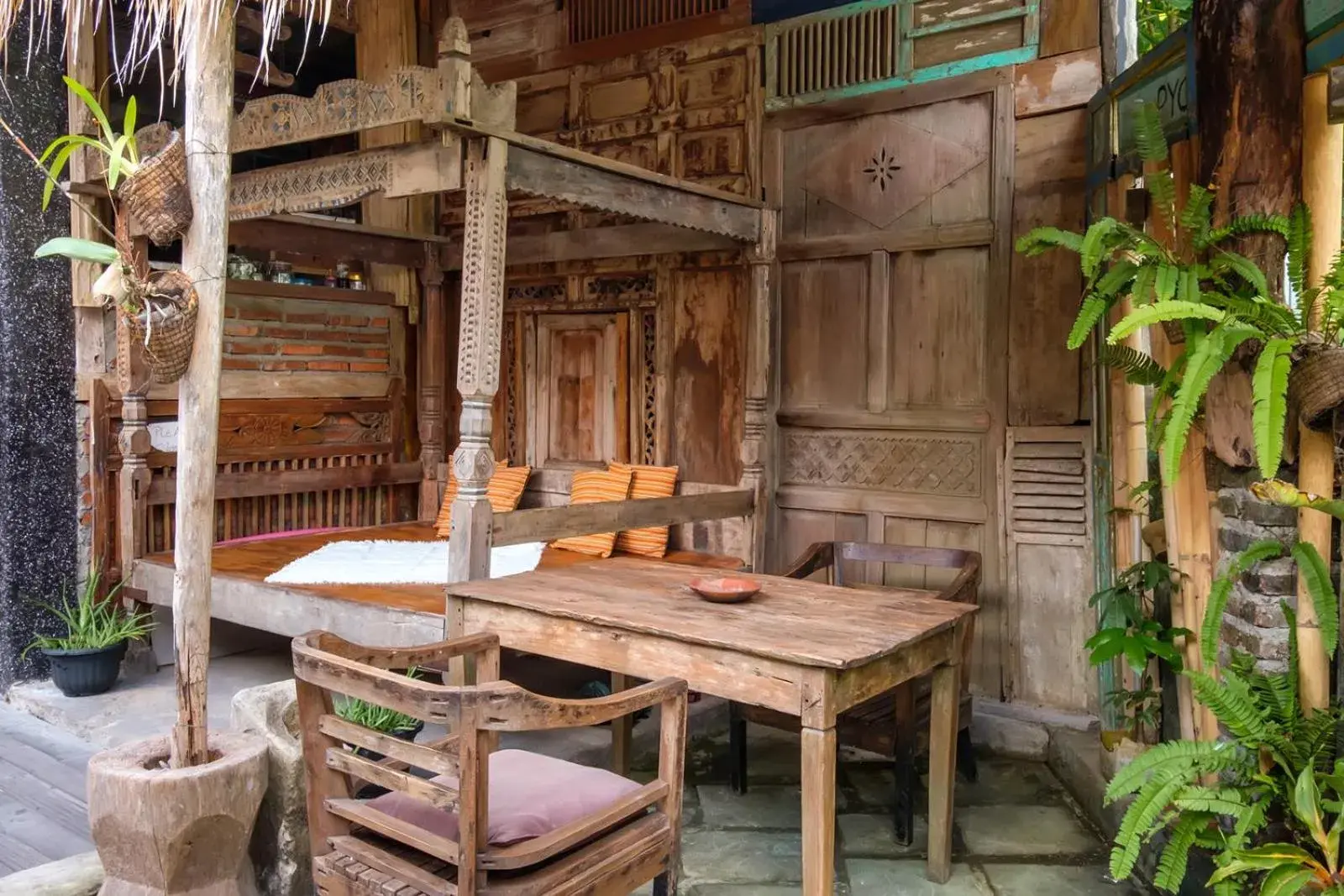 Seating area in TwoSpaces Living at Bunga Desa, Jimbaran Seating area in TwoSpaces Living at Bunga Desa, Jimbaran