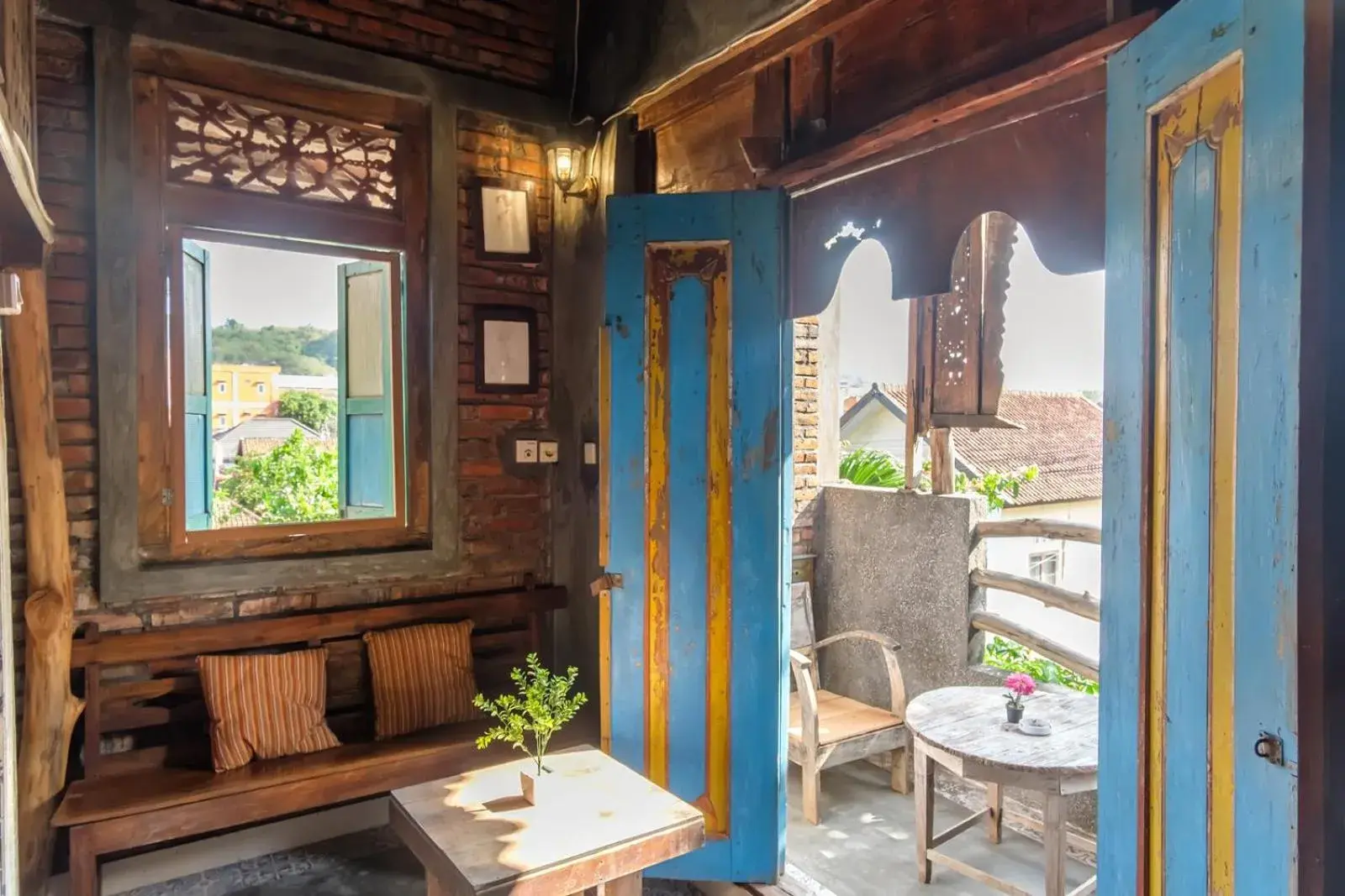 Balcony/Terrace in TwoSpaces Living at Bunga Desa, Jimbaran Balcony/Terrace in TwoSpaces Living at Bunga Desa, Jimbaran