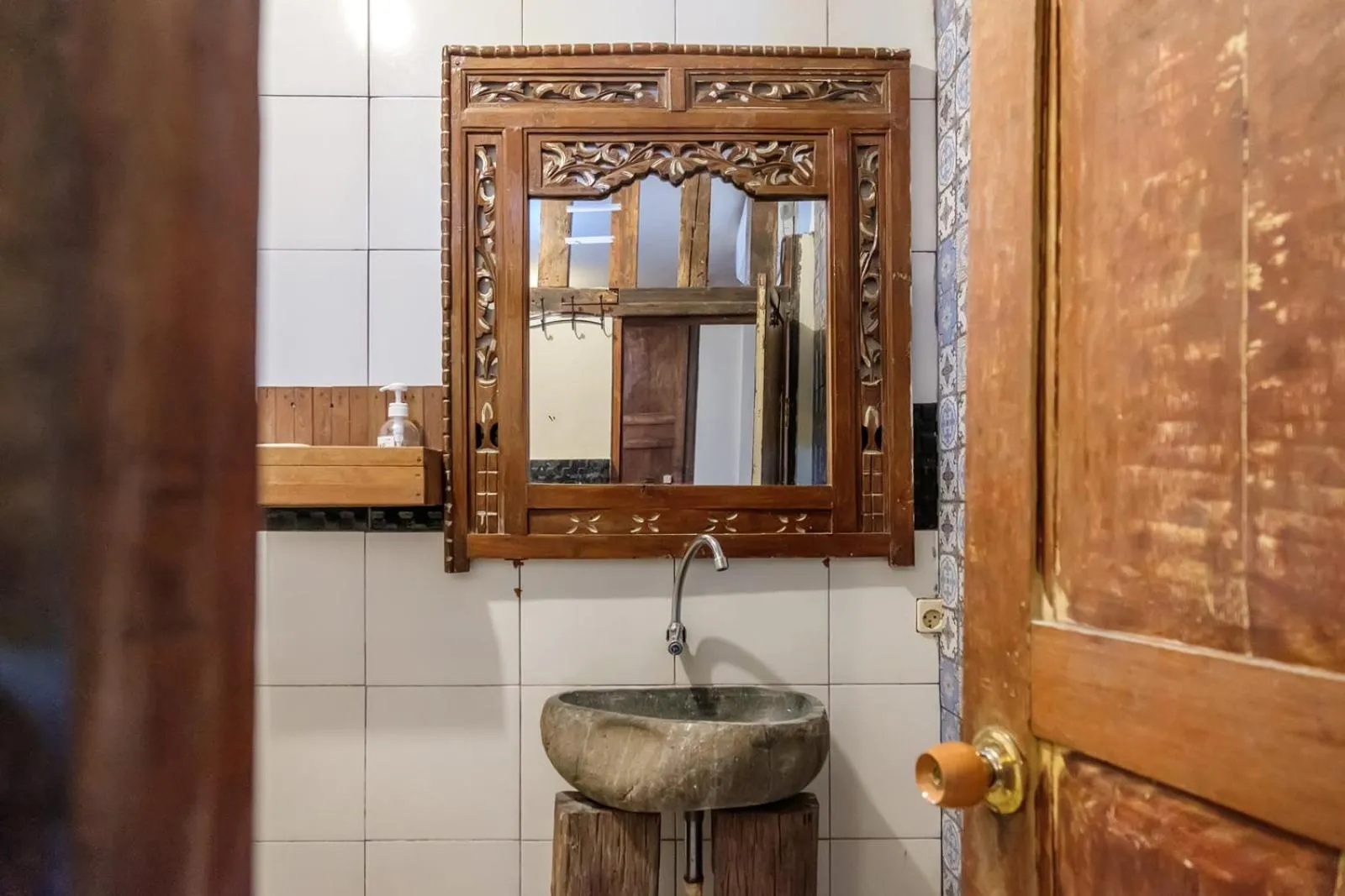 Bathroom in TwoSpaces Living at Bunga Desa, Jimbaran