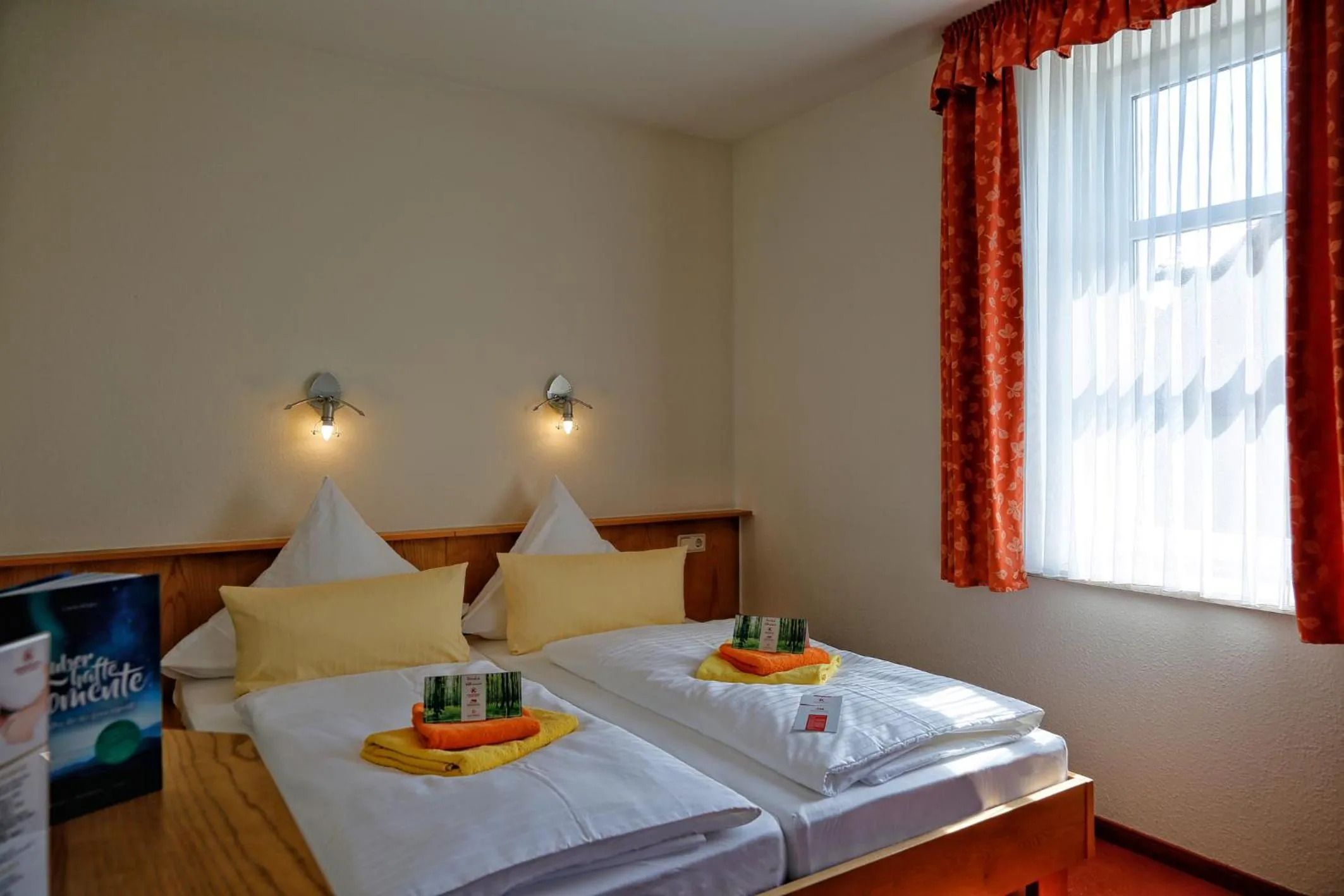 Bedroom, Bed in Konsum Gästehaus Quisisana - Oberhof