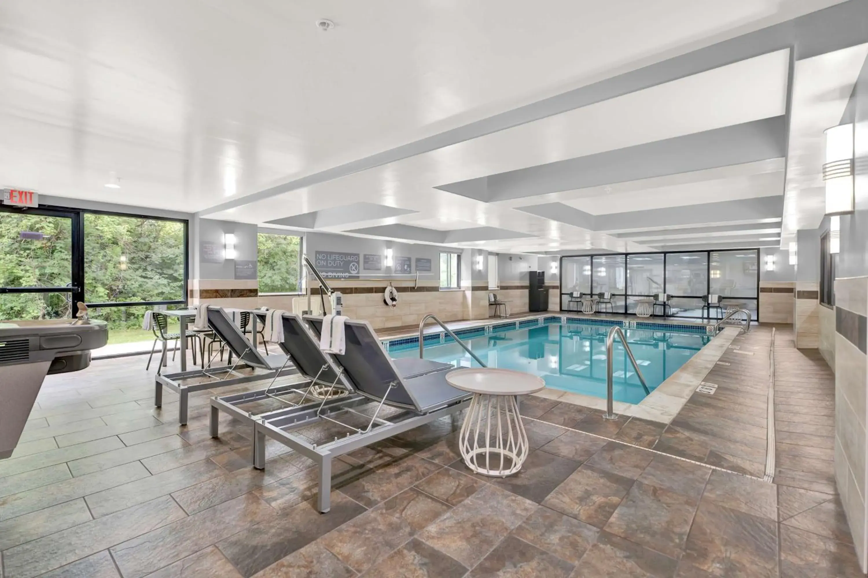 Pool view in Comfort Inn Plymouth Pool view in Comfort Inn Plymouth
