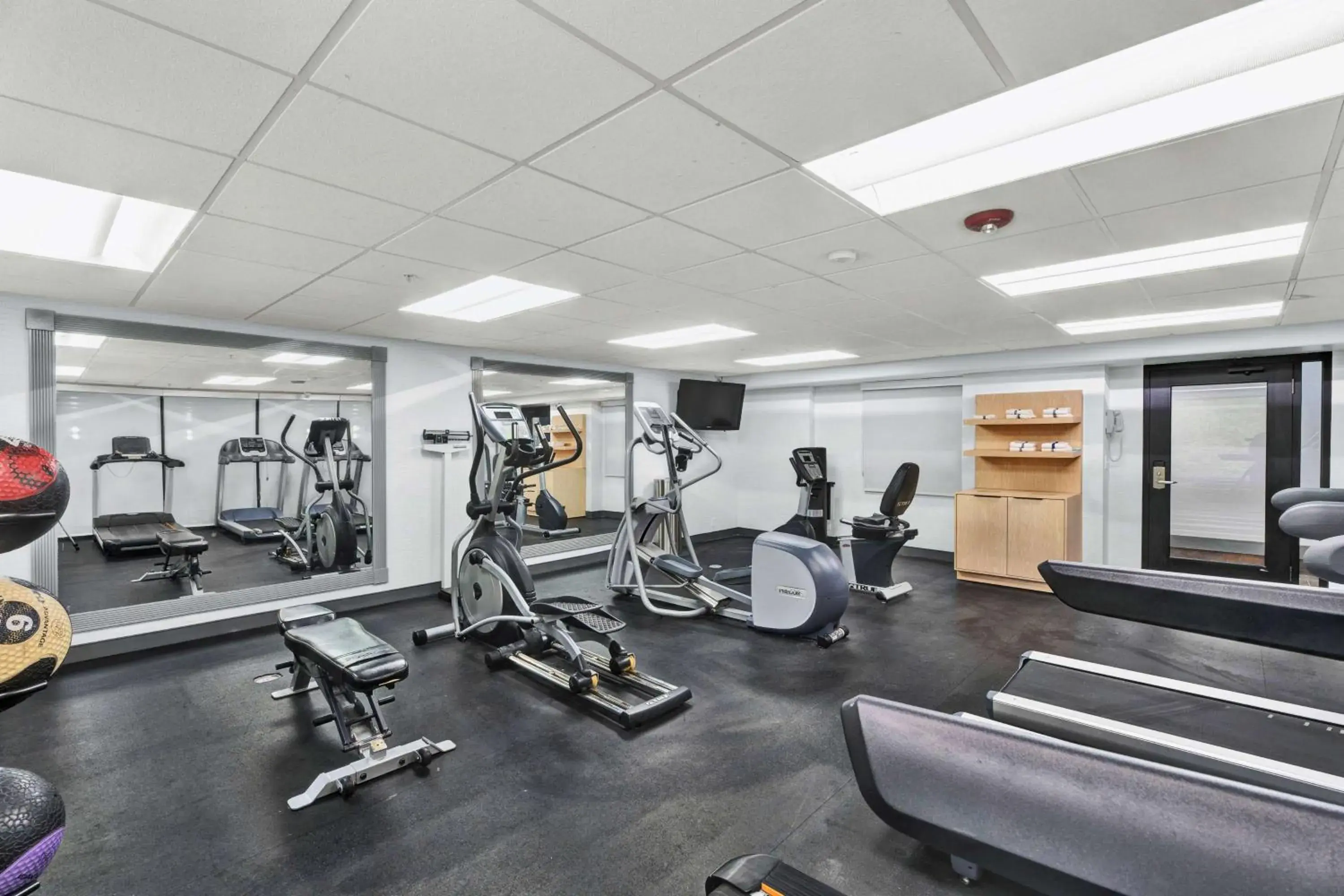 Fitness centre/facilities in Spark by Hilton Plymouth Fitness centre/facilities in Spark by Hilton Plymouth