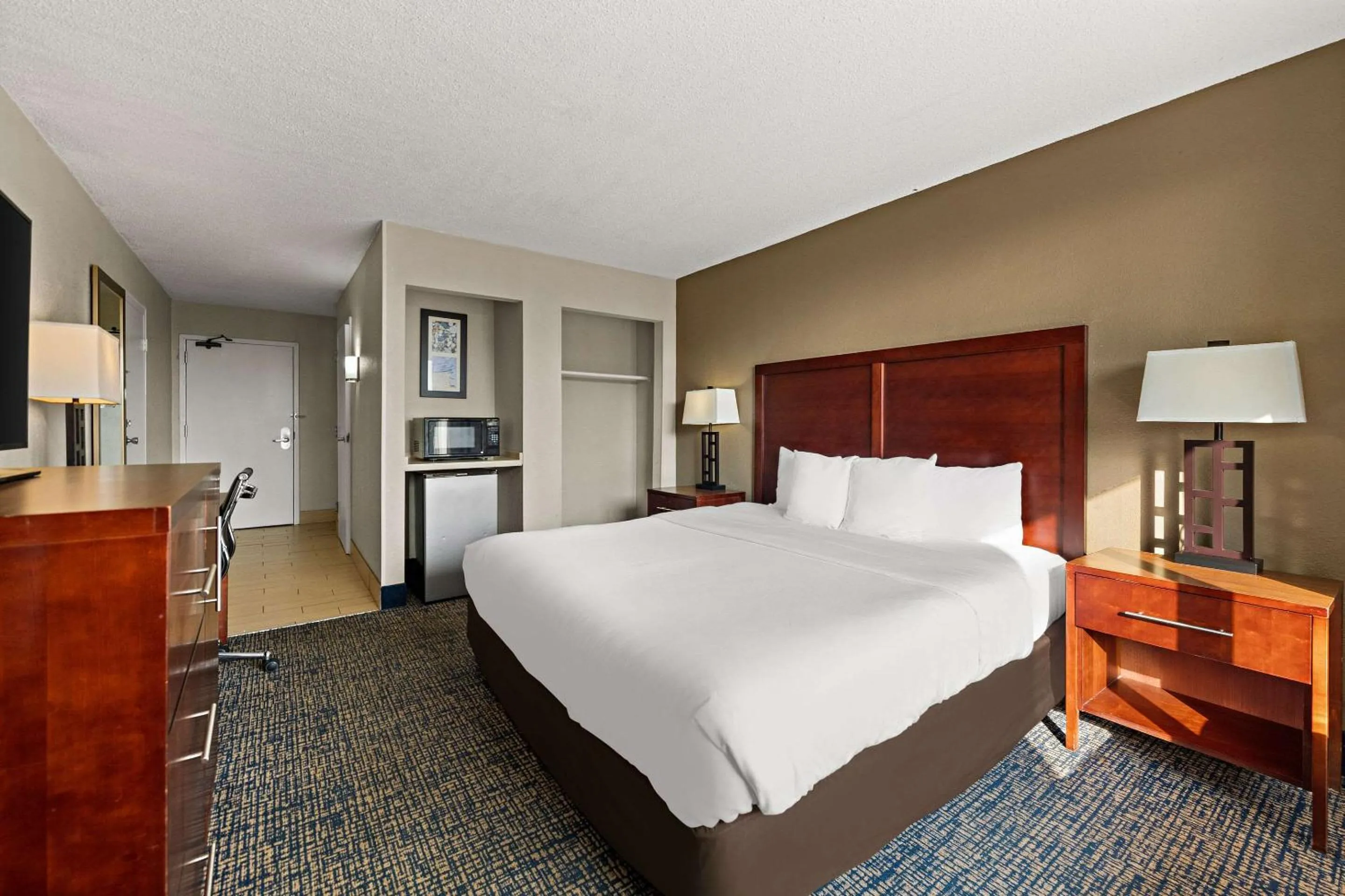 Bedroom, Bed in Comfort Inn On the Ocean