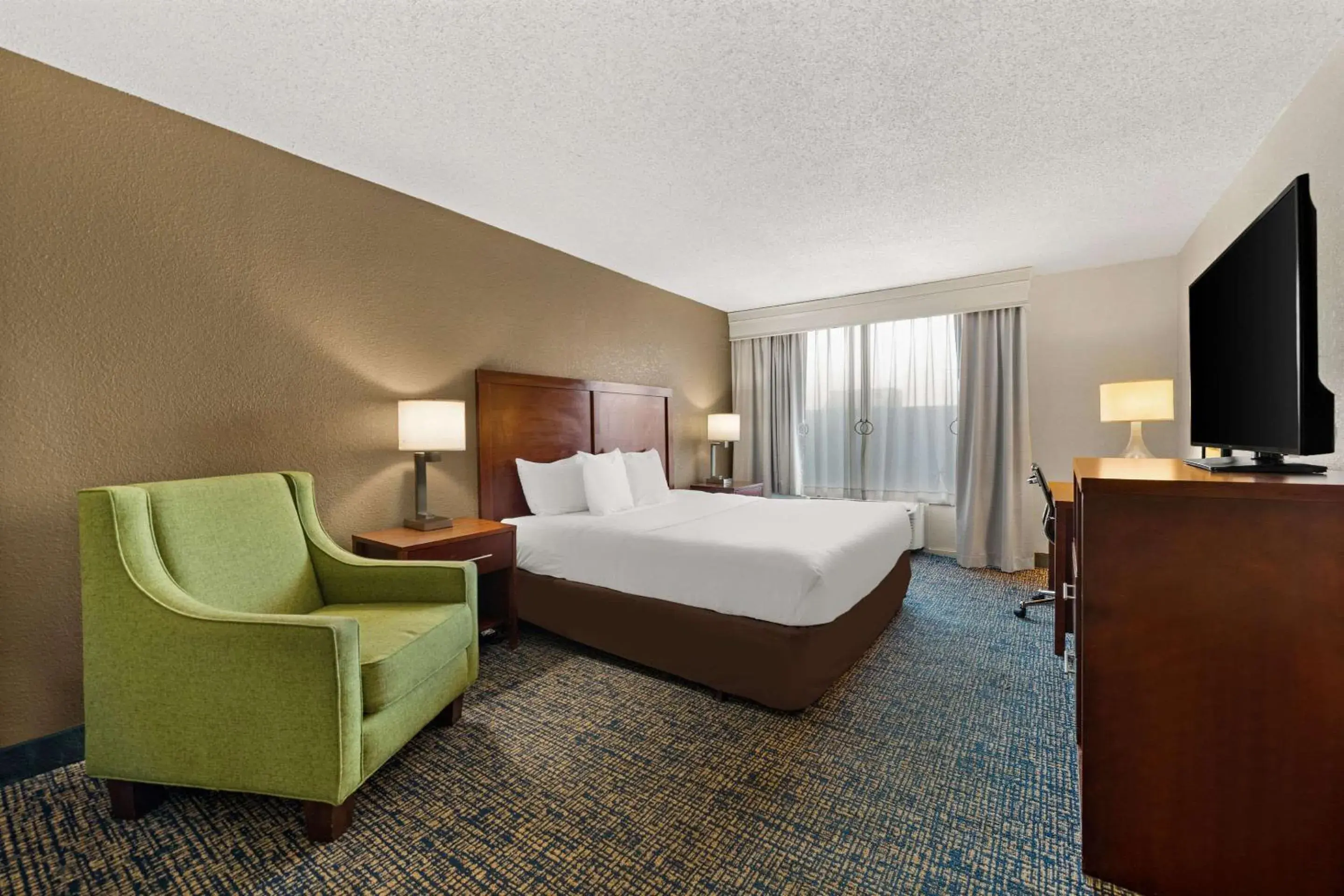 Bedroom, Bed in Comfort Inn On the Ocean Bedroom, Bed in Comfort Inn On the Ocean