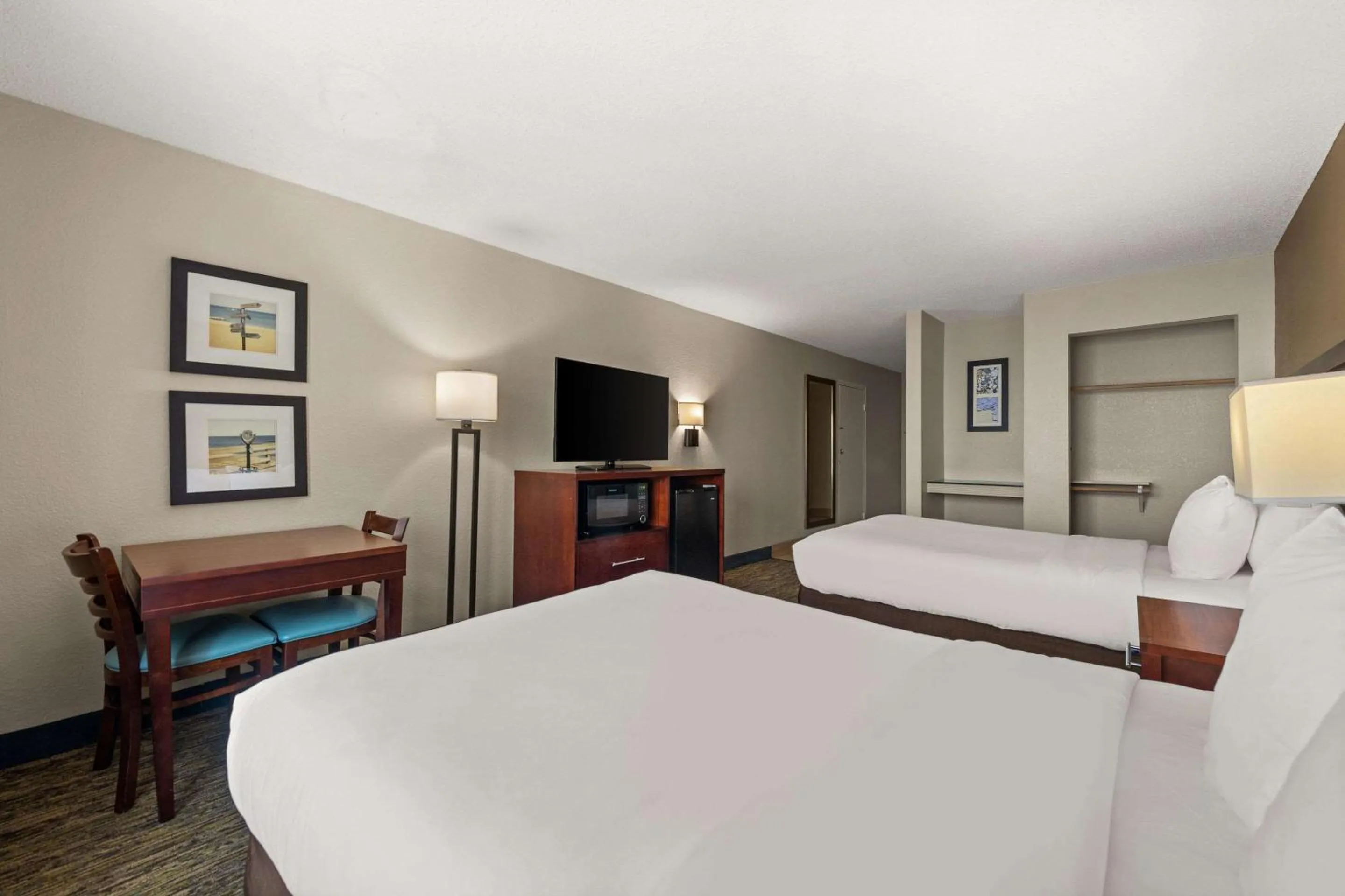 Bedroom, Bed in Comfort Inn On the Ocean