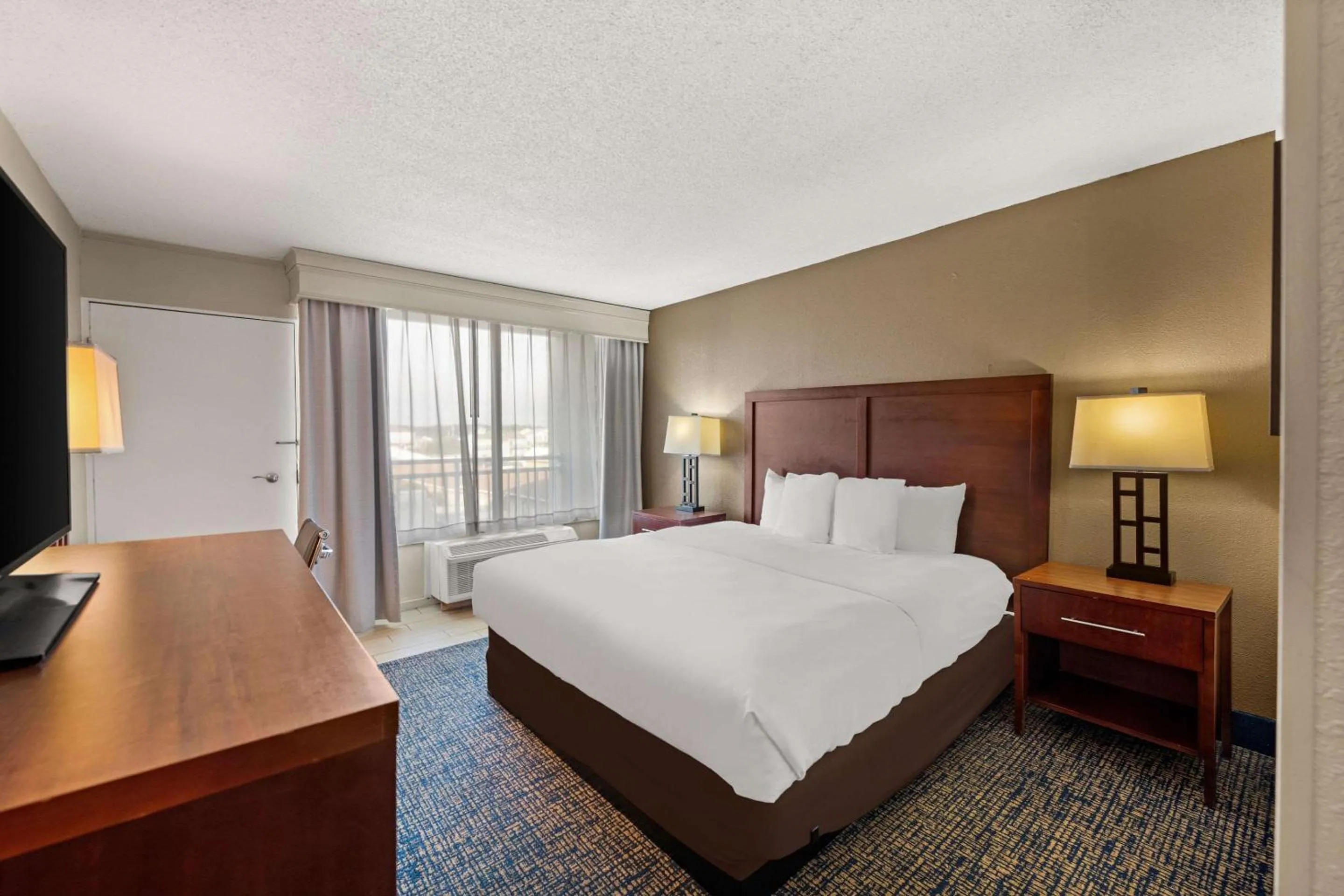 Bedroom, Bed in Comfort Inn On the Ocean