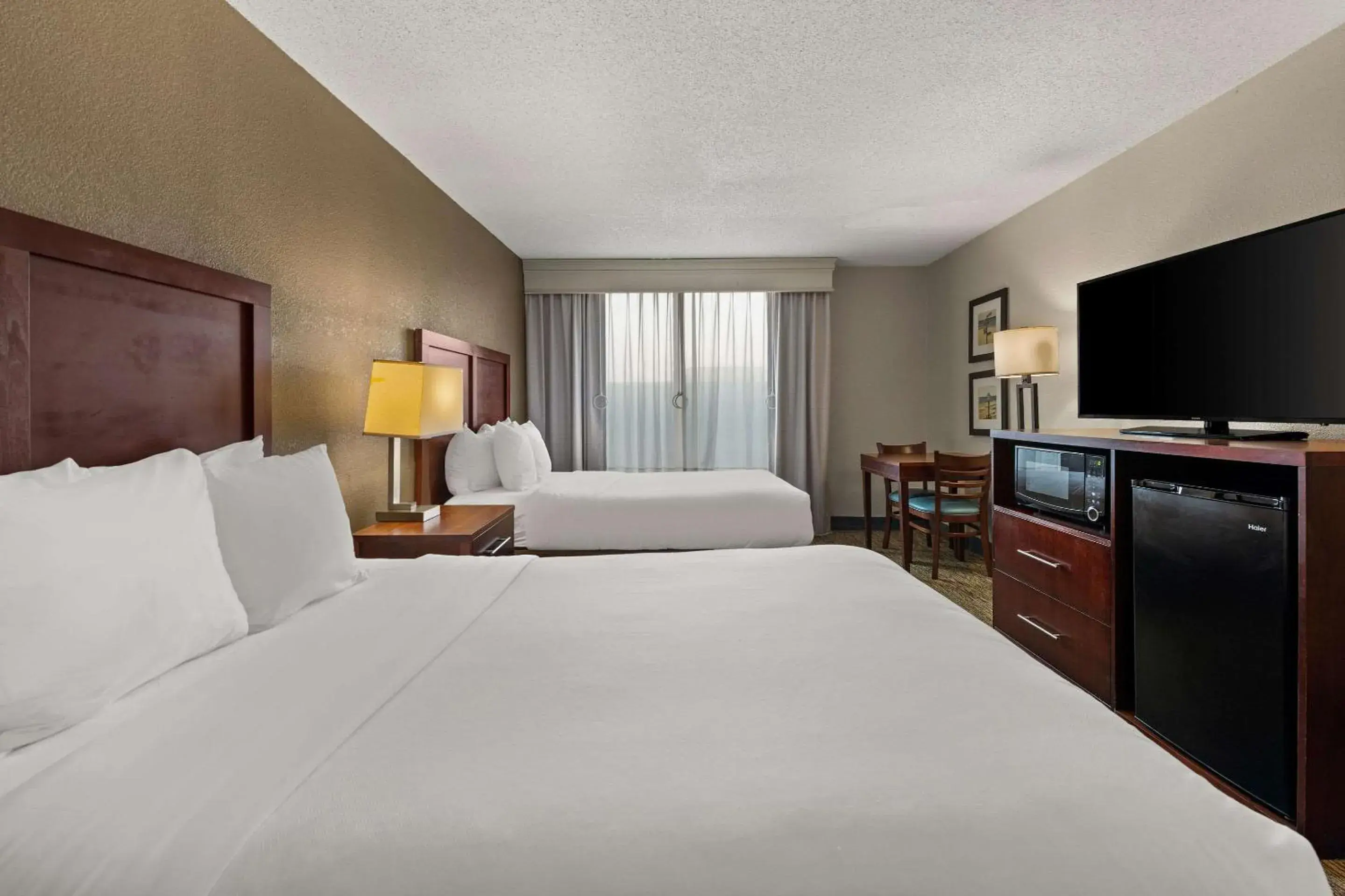 Bedroom, Bed in Comfort Inn On the Ocean Bedroom, Bed in Comfort Inn On the Ocean