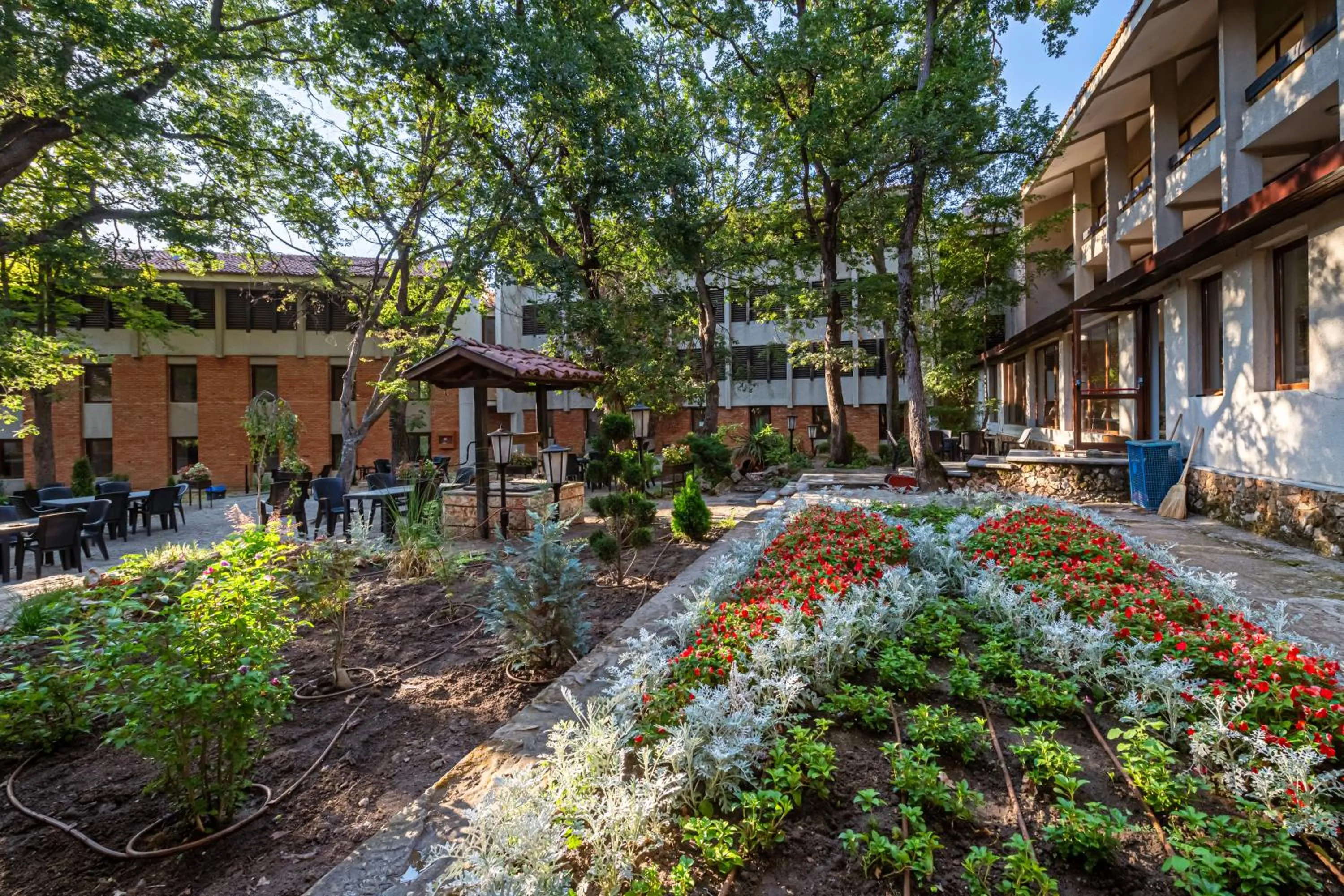 Garden in Hotel PRESLAV