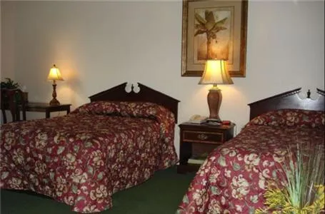 Photo of the whole room, Bed in Colonie Inn and Suites
