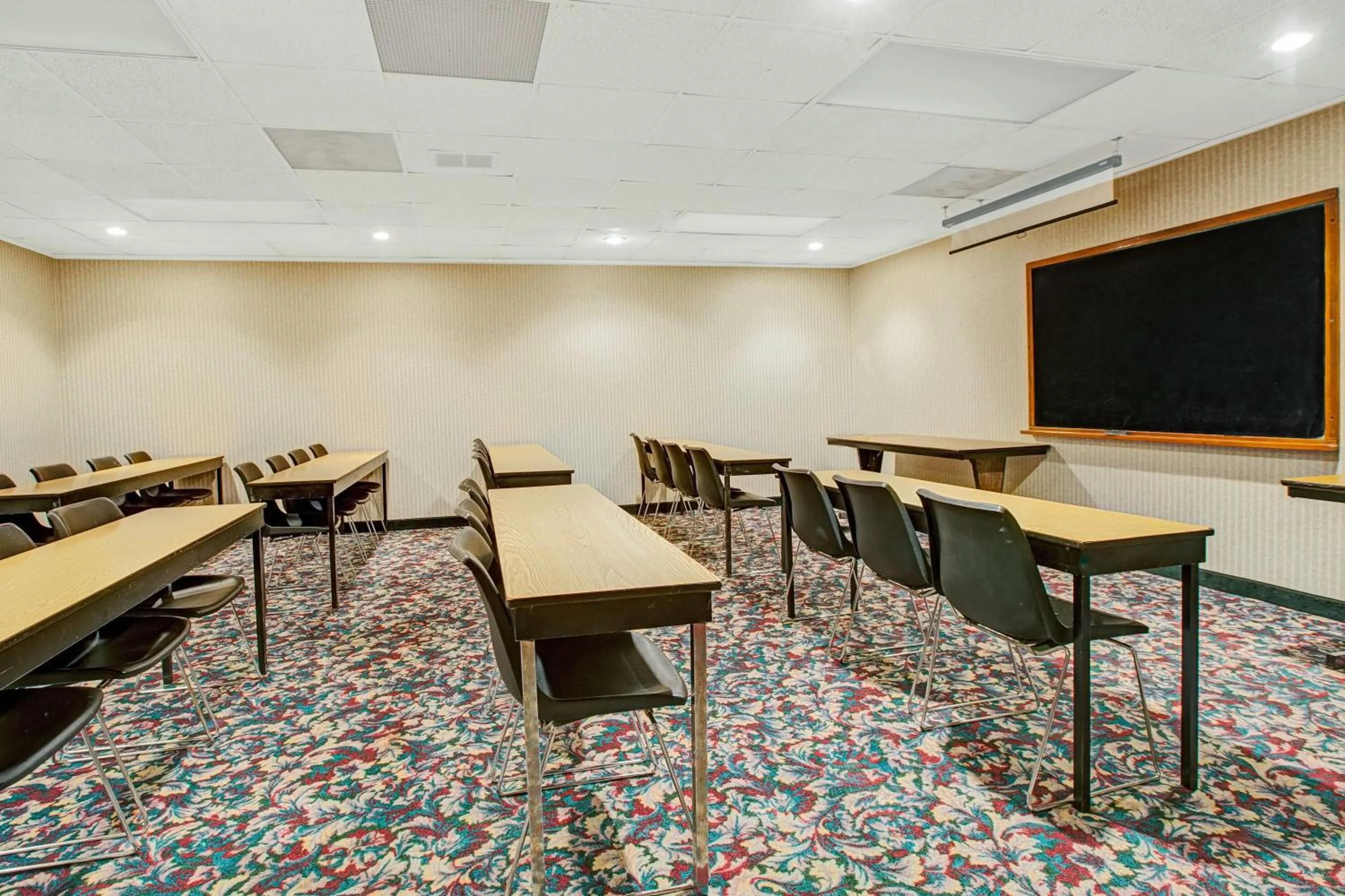 Meeting/conference room in Days Inn by Wyndham Parsippany