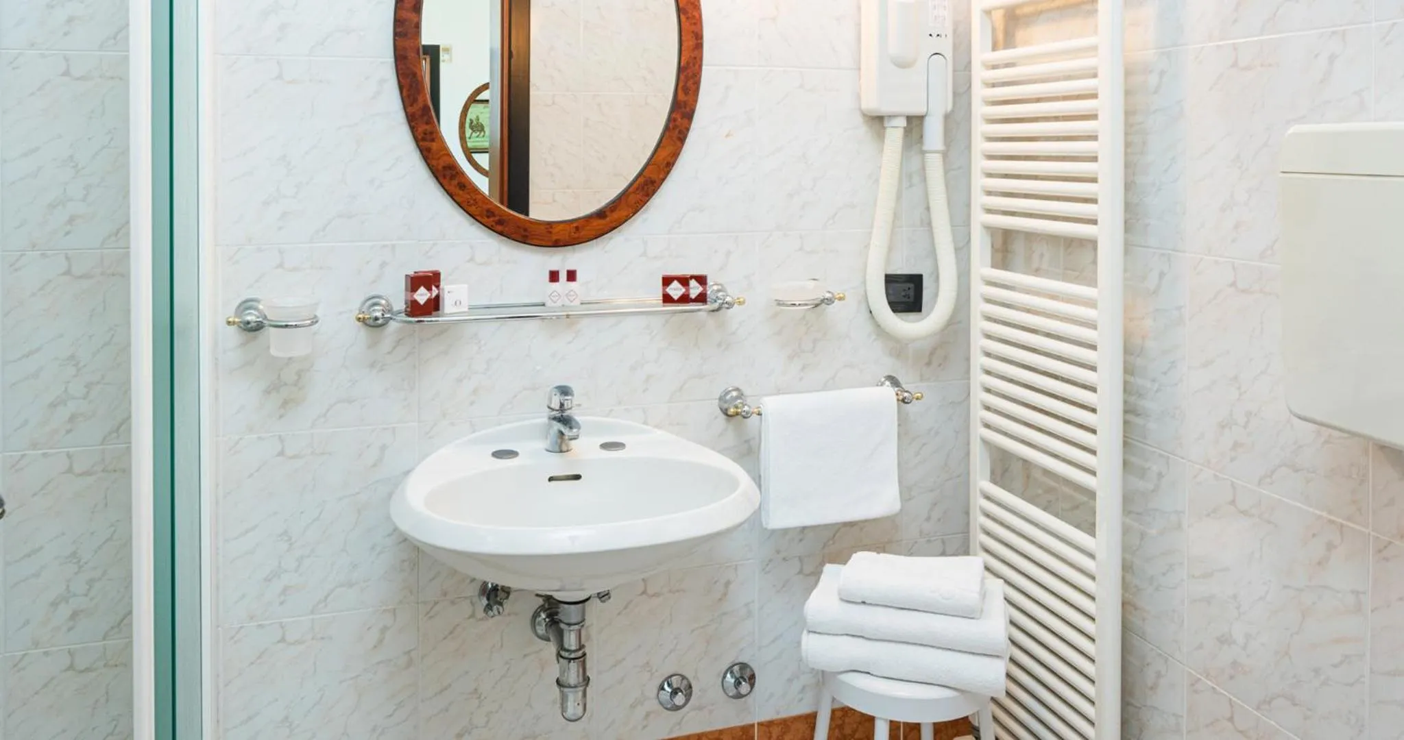 Shower in Hotel Stella