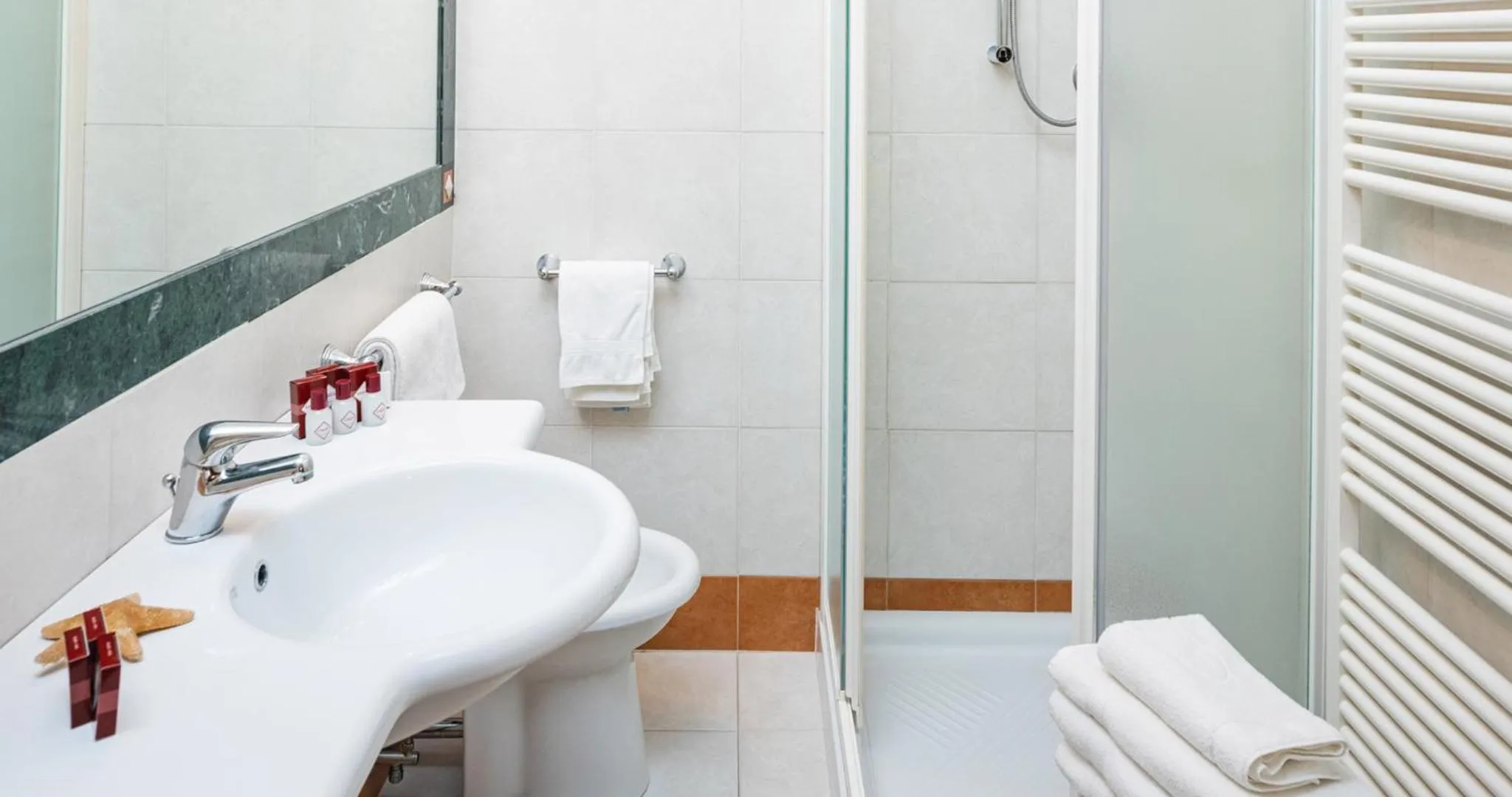 Shower in Hotel Stella