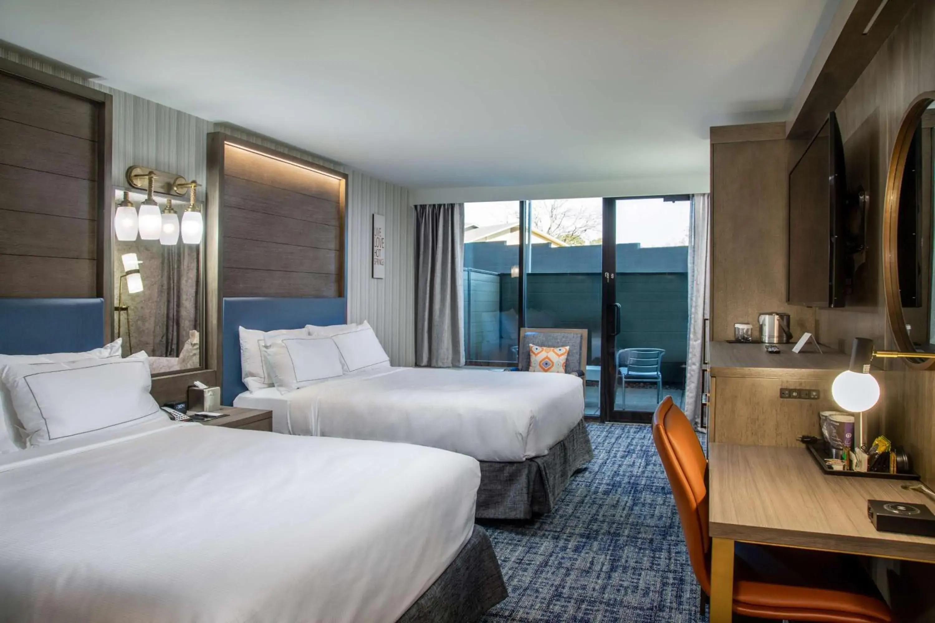 Classic Queen Room with Two Queen Beds and Patio - Ground Floor in DoubleTree by Hilton Hot Springs Classic Queen Room with Two Queen Beds and Patio - Ground Floor in DoubleTree by Hilton Hot Springs