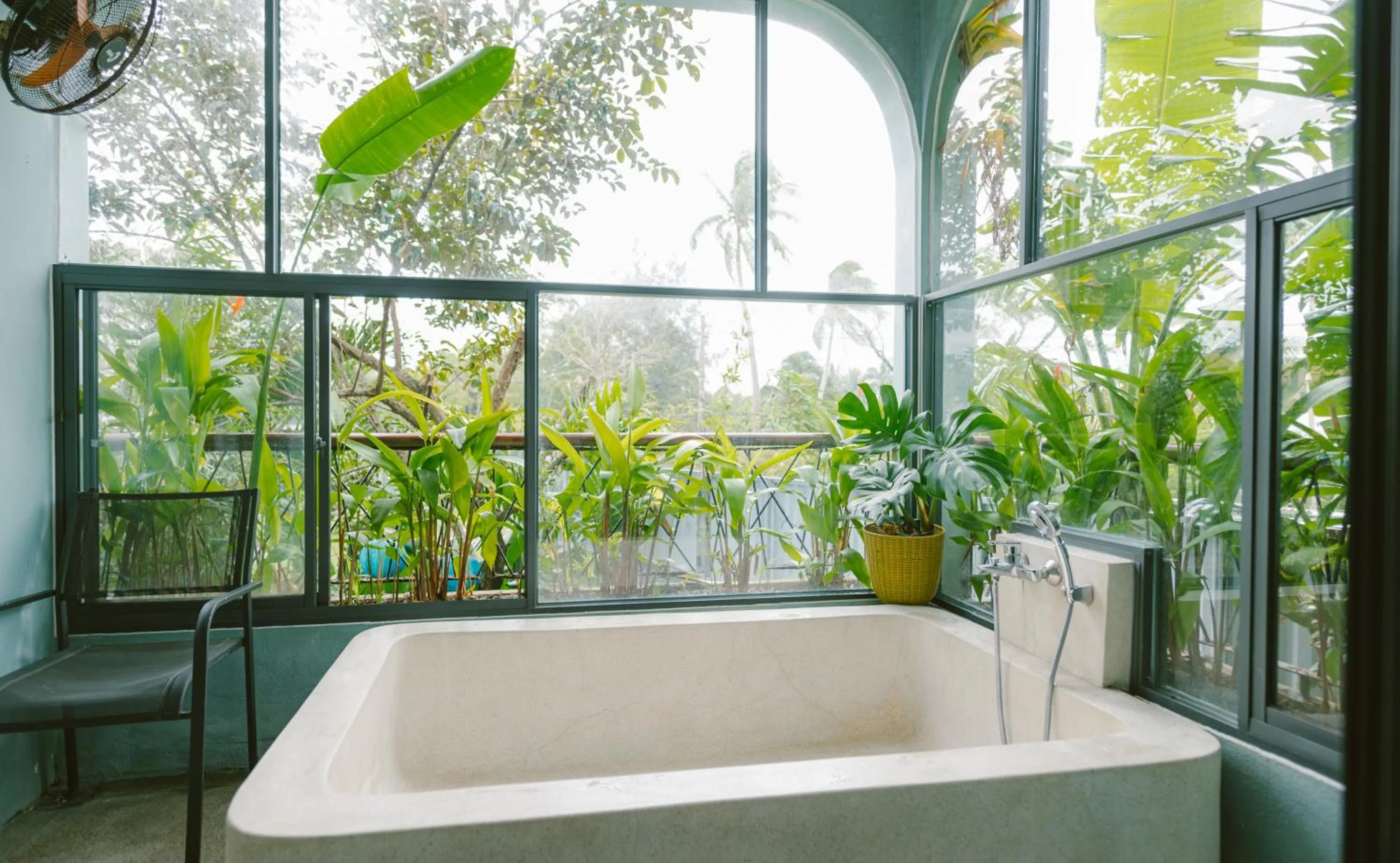 Hot Tub in Villa De Campagne Hoi An- Boutique homestay with pool and family soul