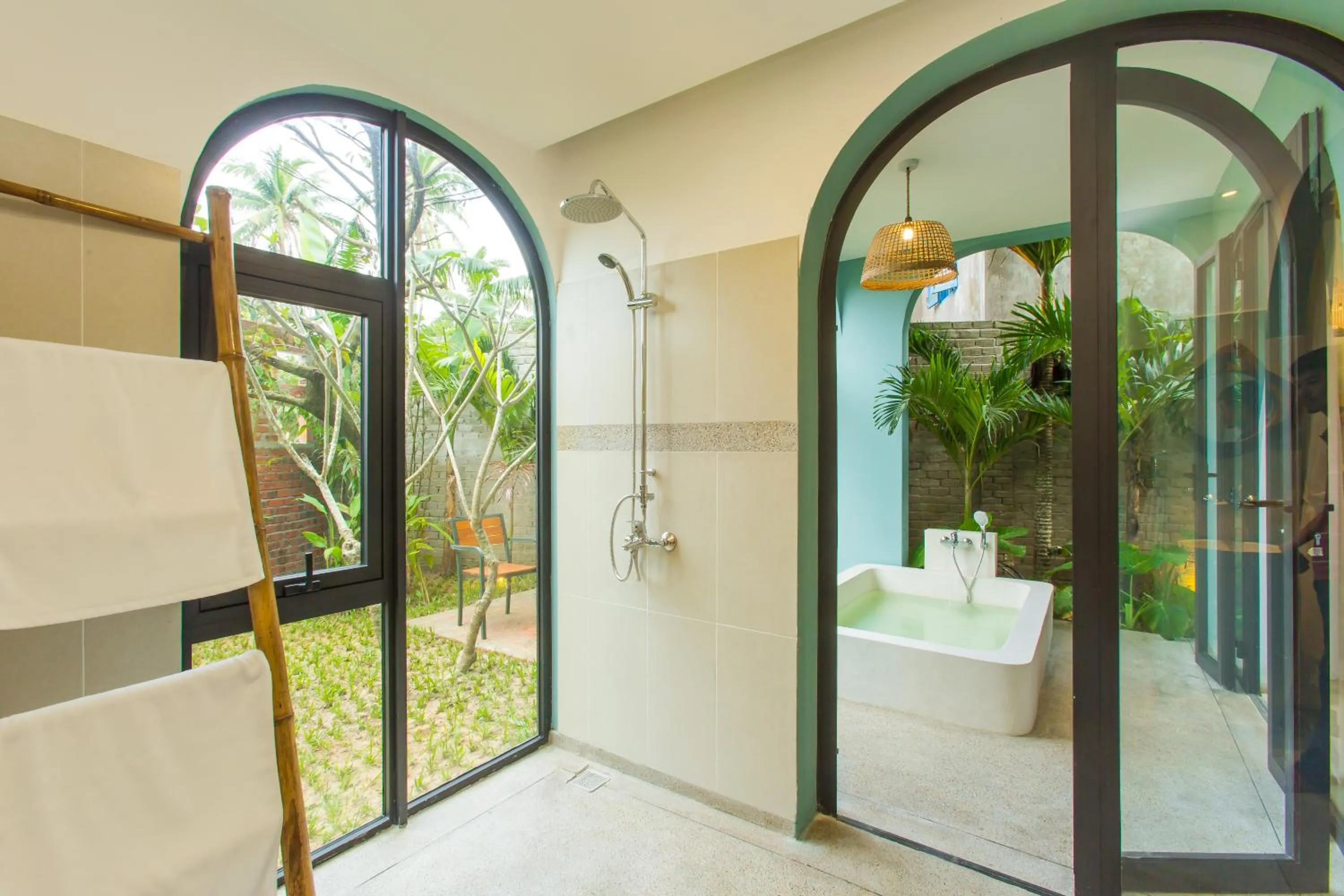 Garden in Villa De Campagne Hoi An- Boutique homestay with pool and family soul