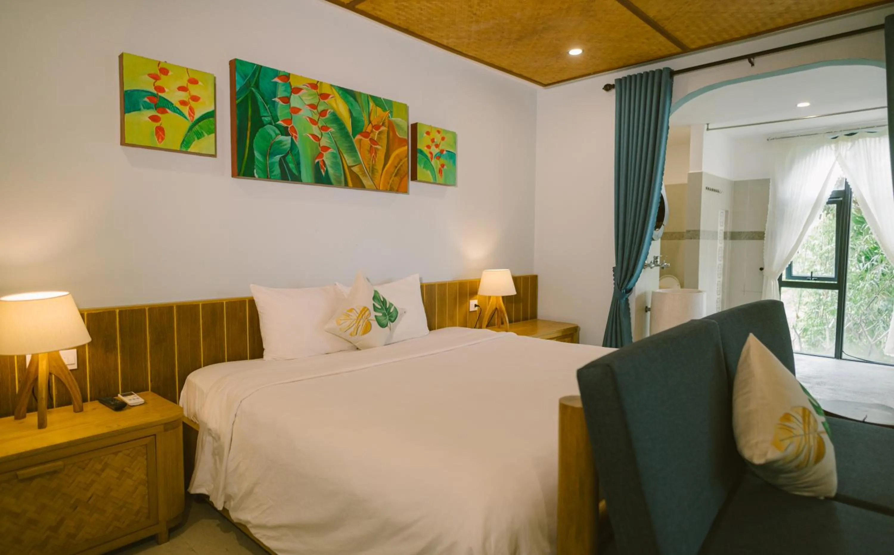 Bed in Villa De Campagne Hoi An- Boutique homestay with pool and family soul