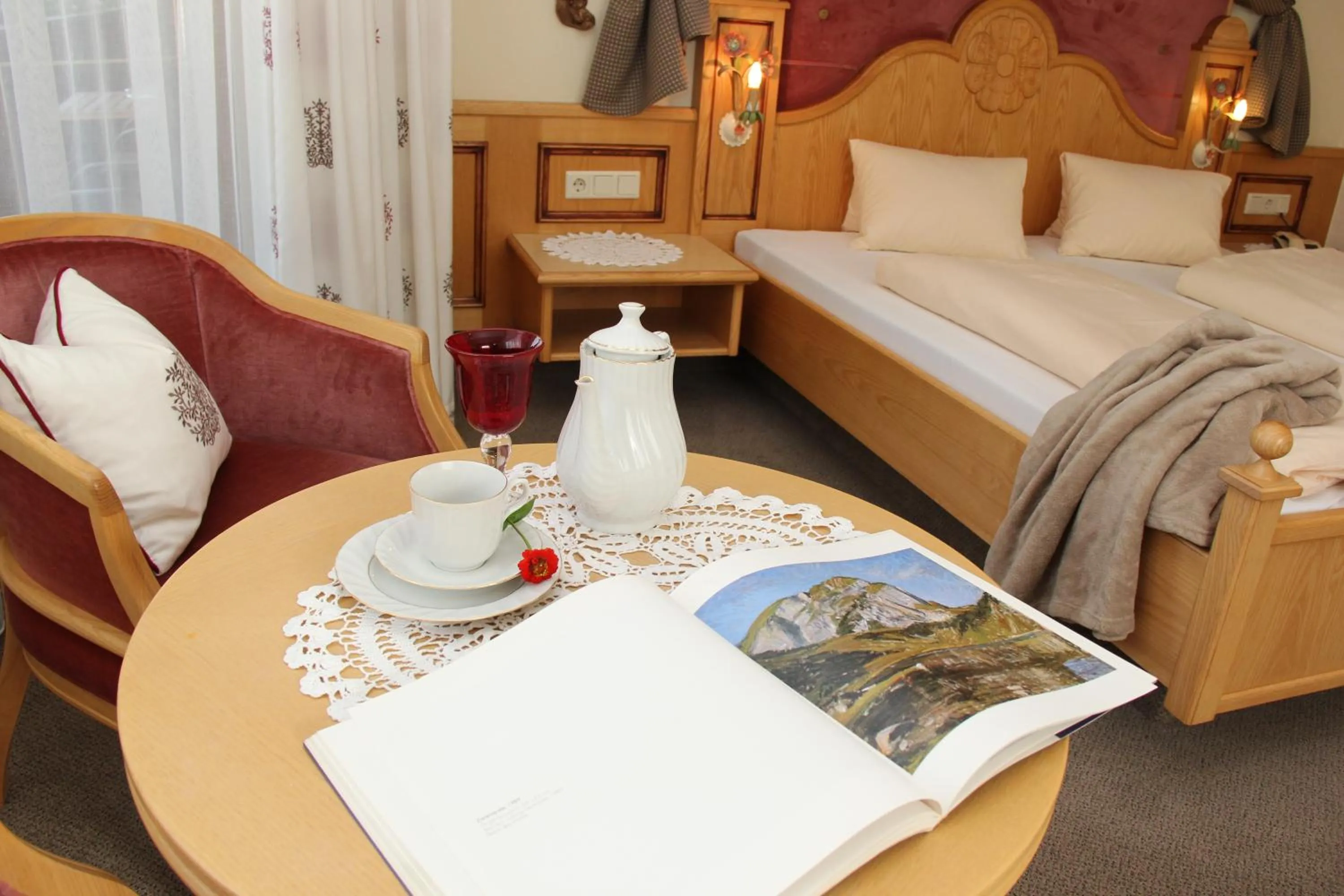 Bed in Hotel Neuwirt