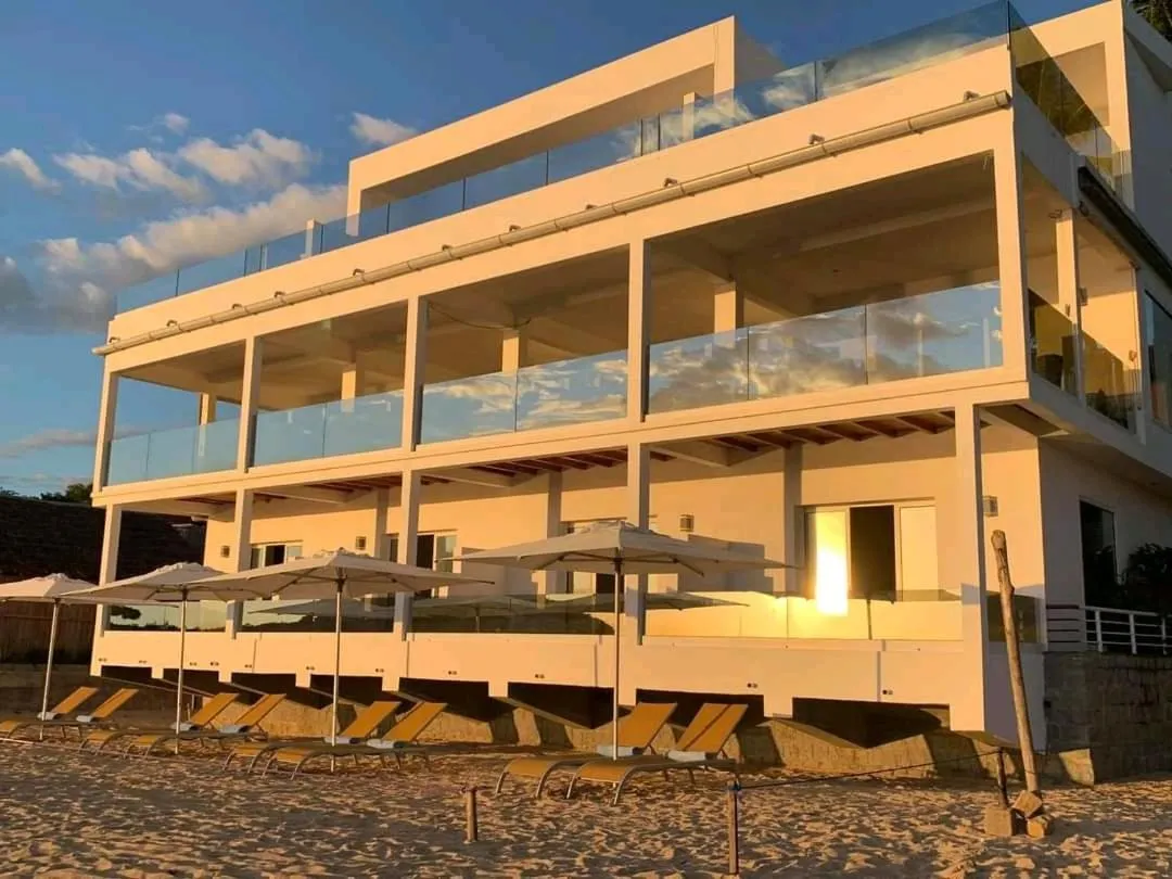 Property building in Etoile Blanche