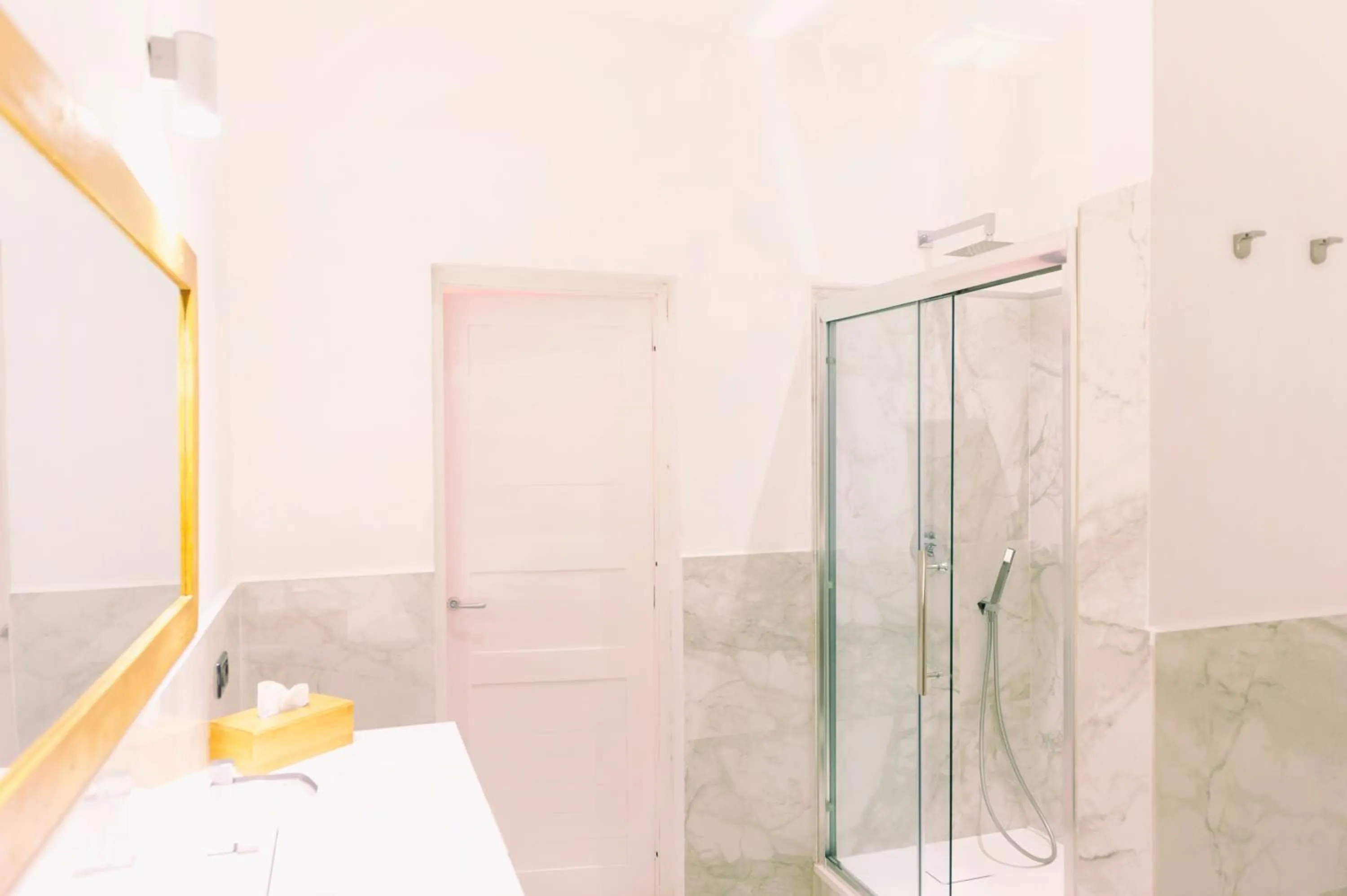 Shower in Etoile Blanche