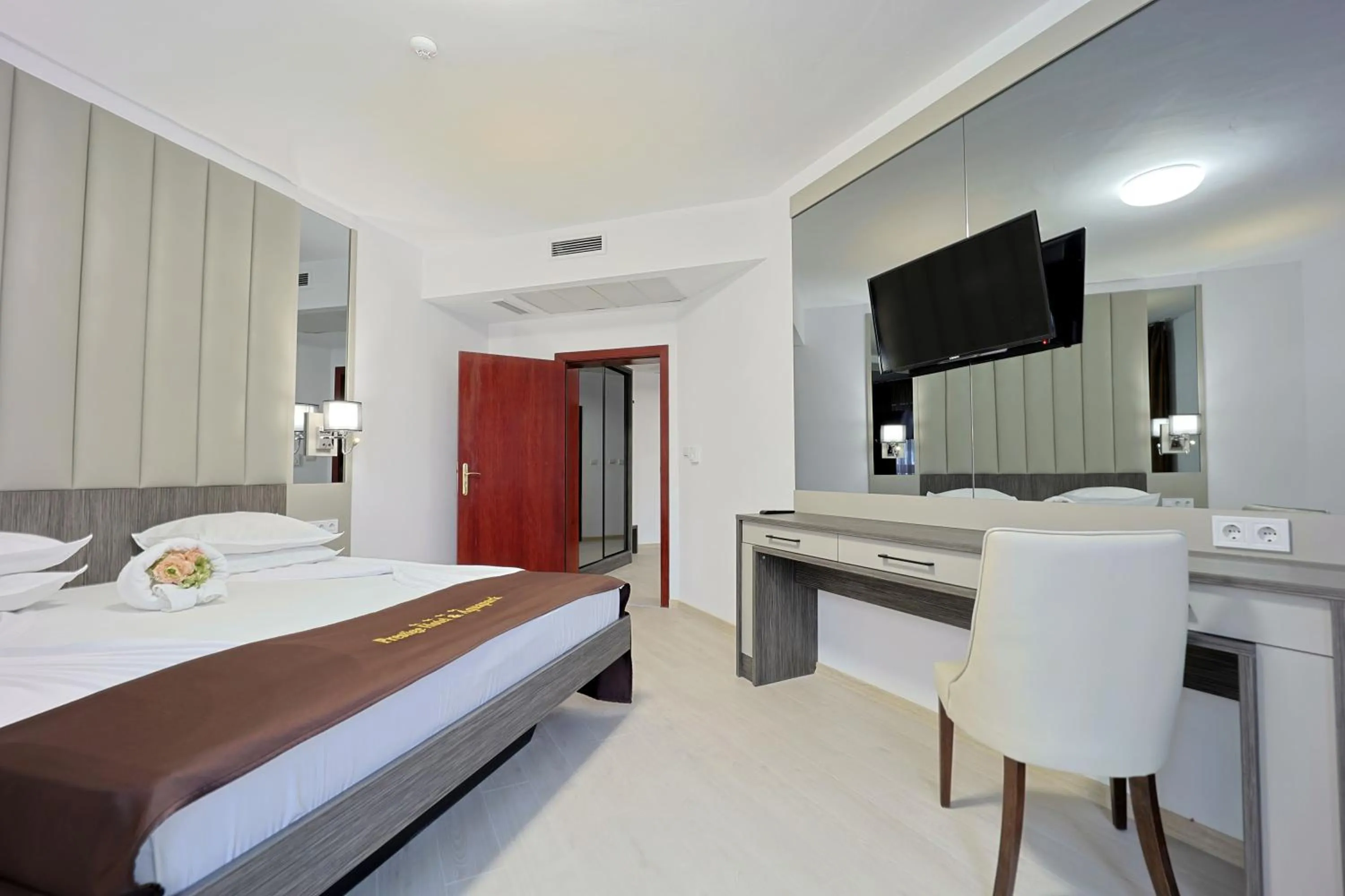 TV and multimedia, Bed in Prestige Hotel and Aquapark - All inclusive