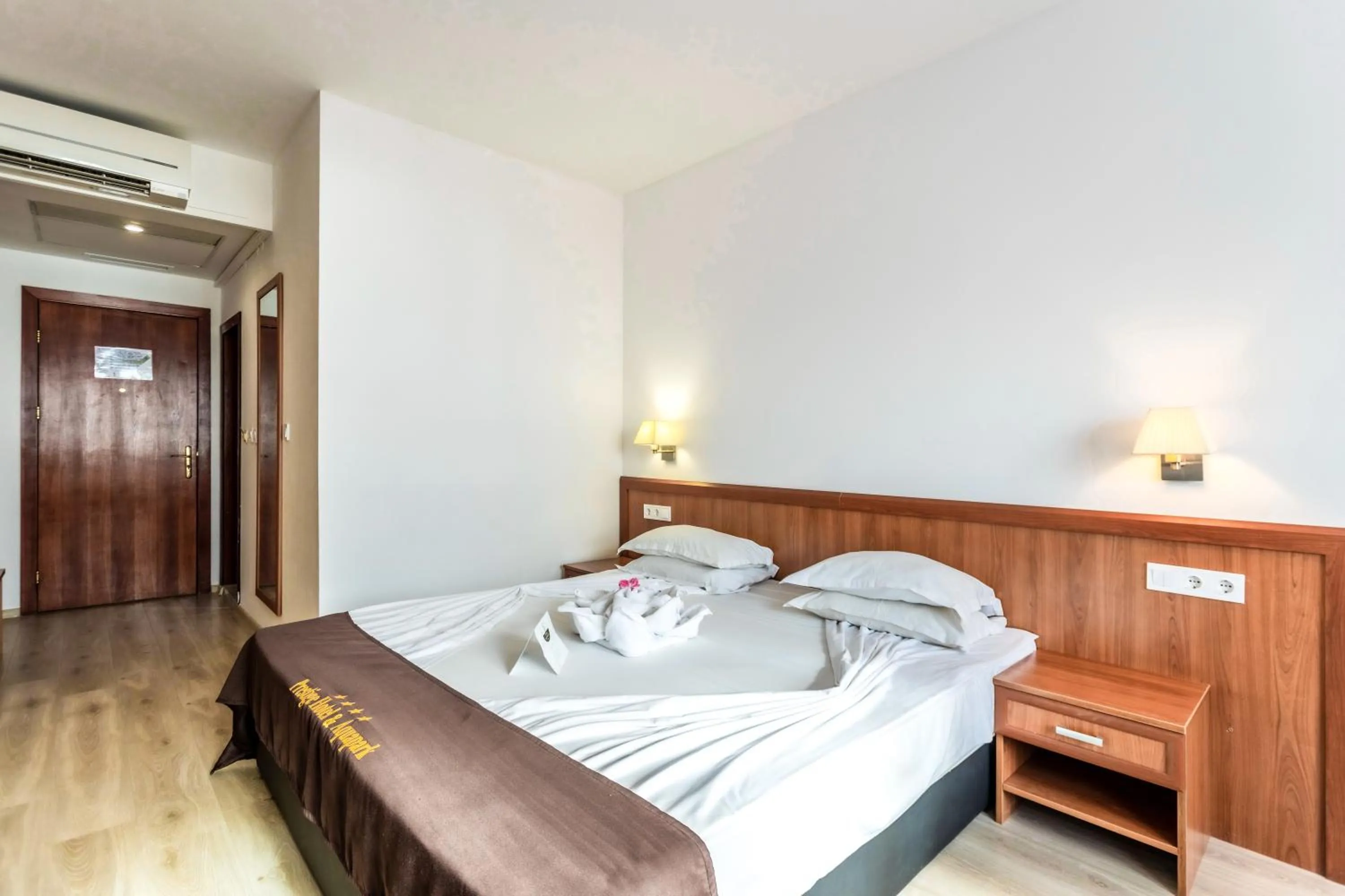 Bed in Prestige Hotel and Aquapark - All inclusive