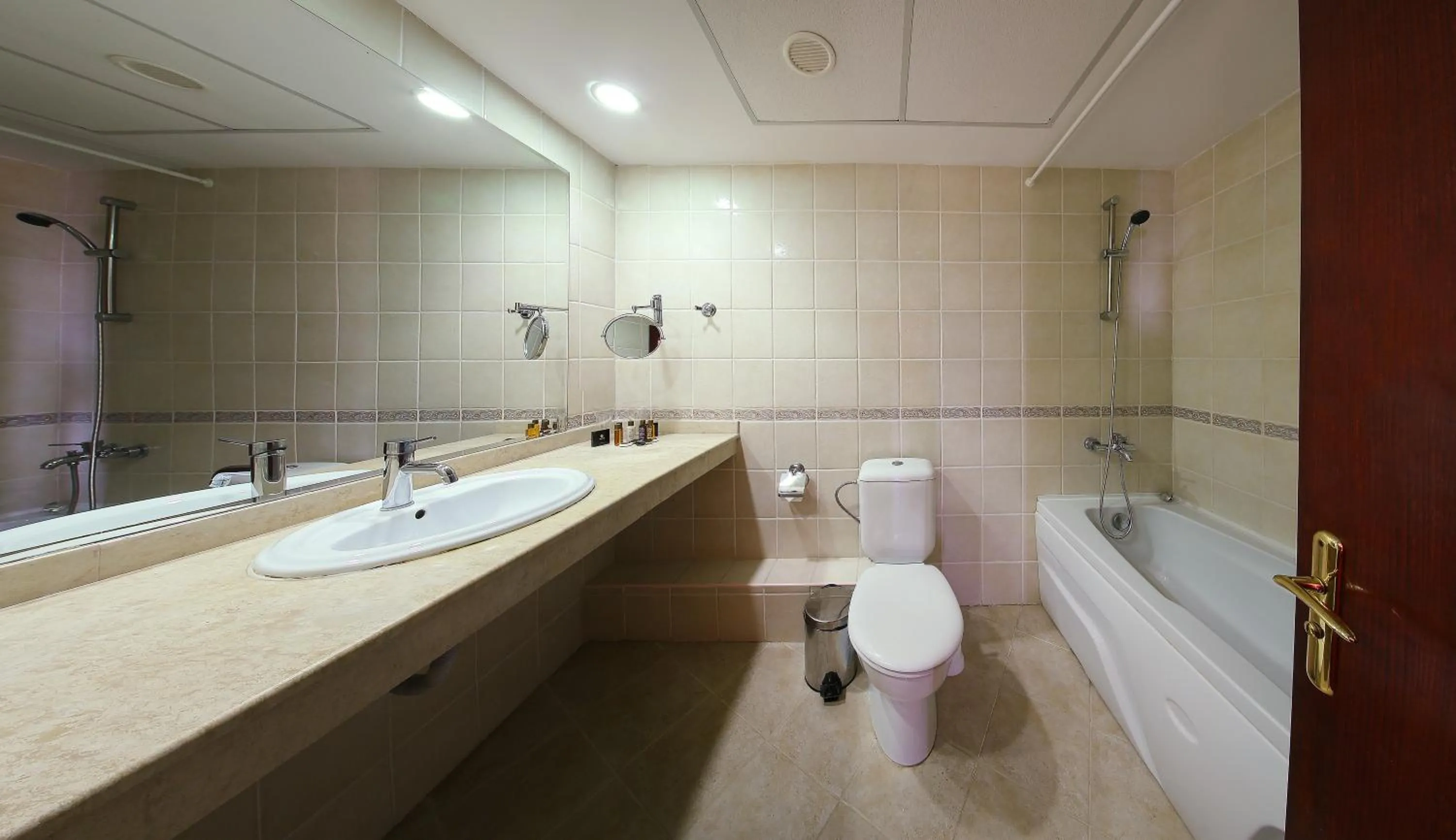 Shower in Prestige Hotel and Aquapark - All inclusive