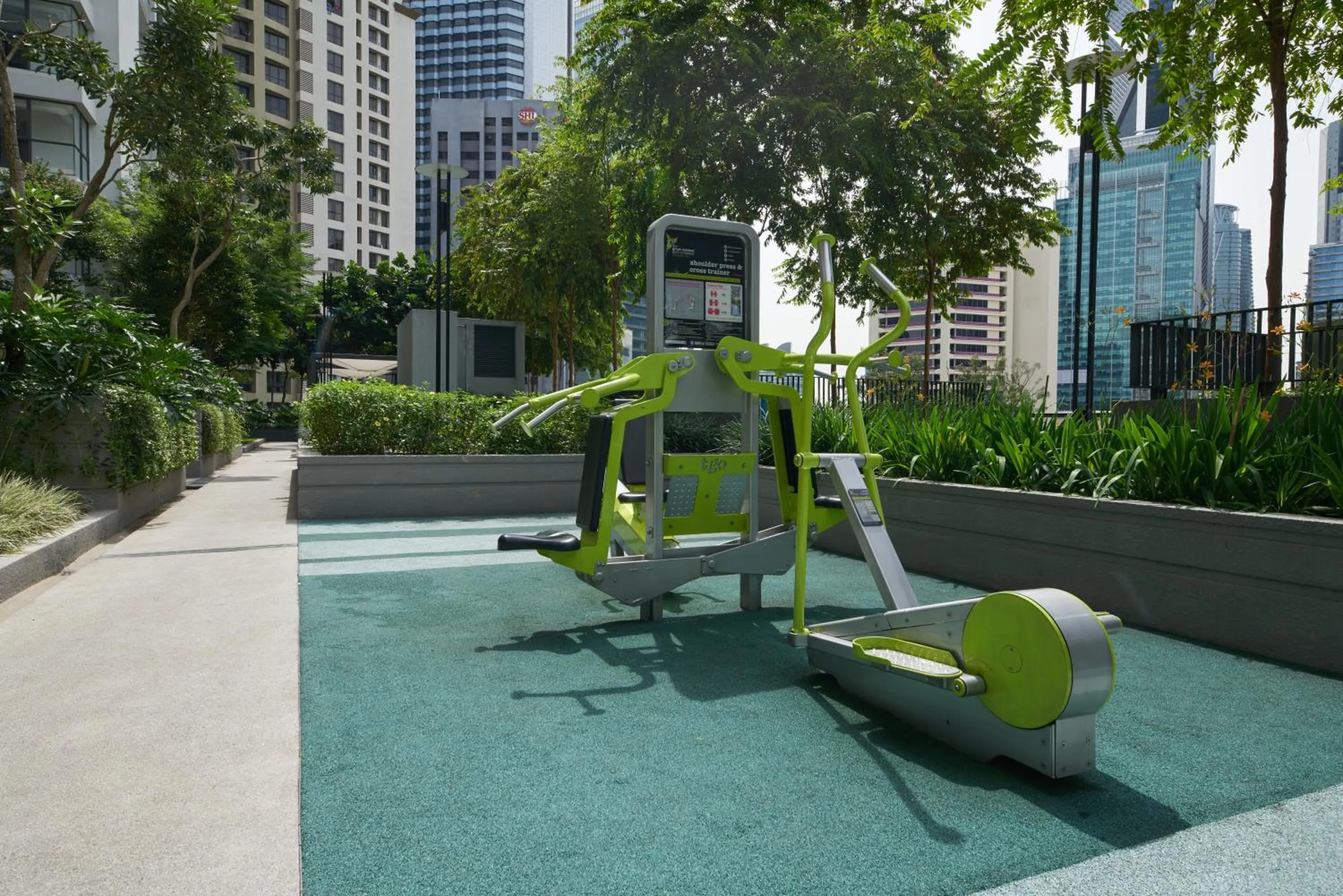 Area and facilities in TRILLION SUITES by SLG