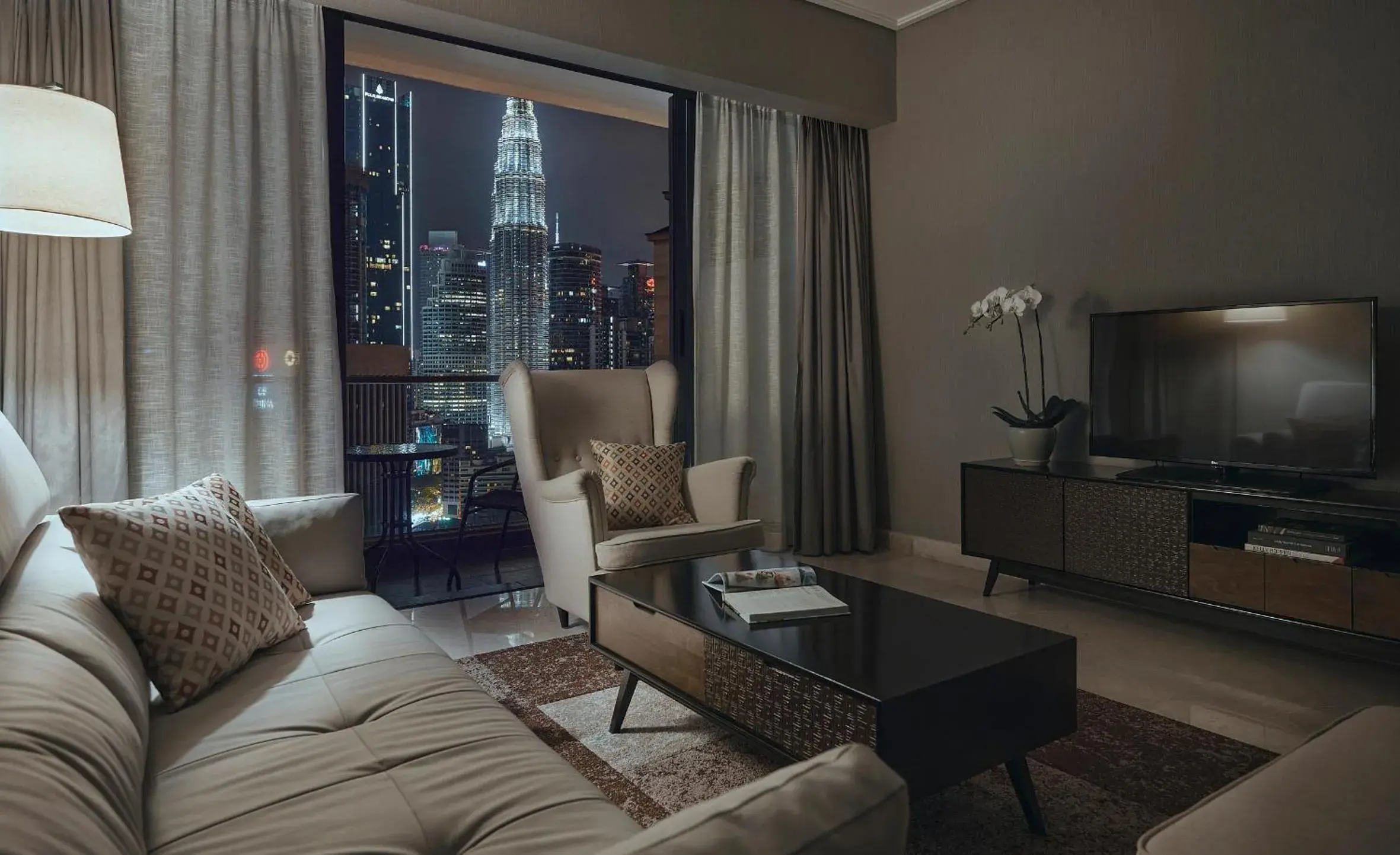 2 Bedroom Premier in TRILLION SUITES by SLG 2 Bedroom Premier in TRILLION SUITES by SLG