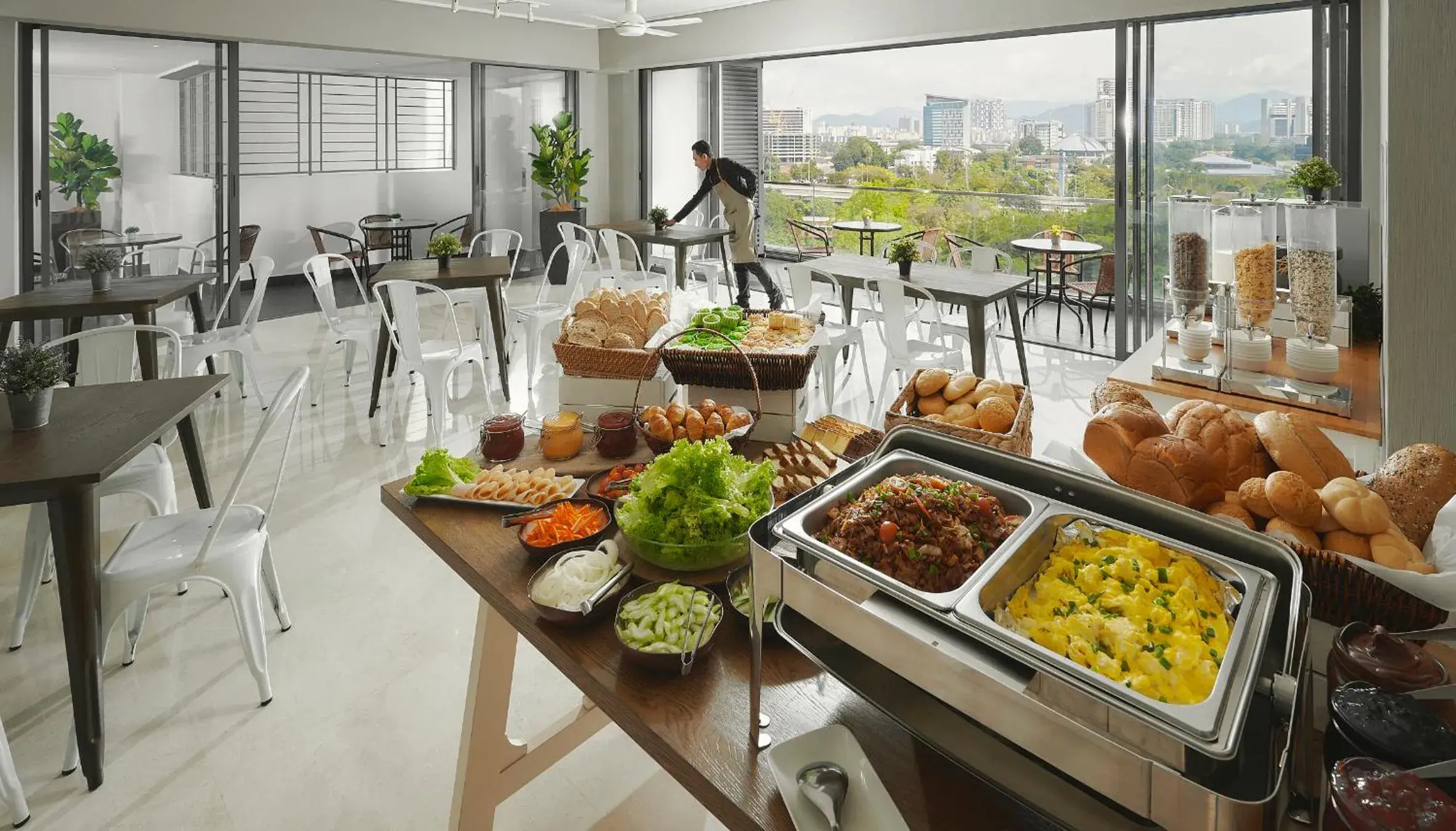 Food and drinks in TRILLION SUITES by SLG Food and drinks in TRILLION SUITES by SLG