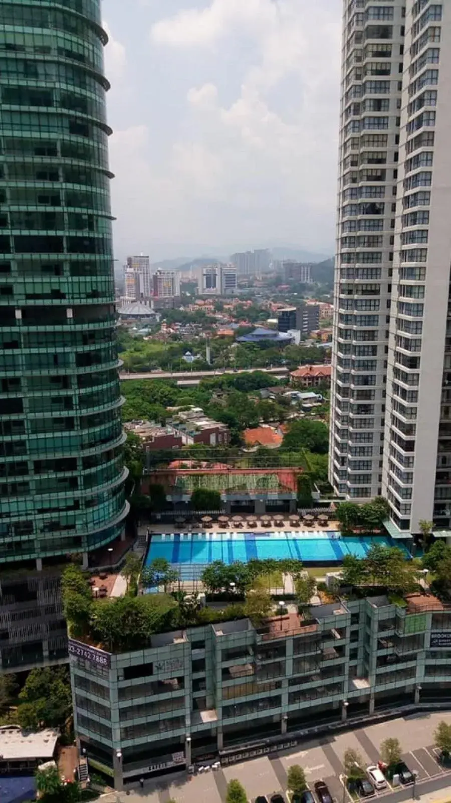 Property building in TRILLION SUITES by SLG Property building in TRILLION SUITES by SLG