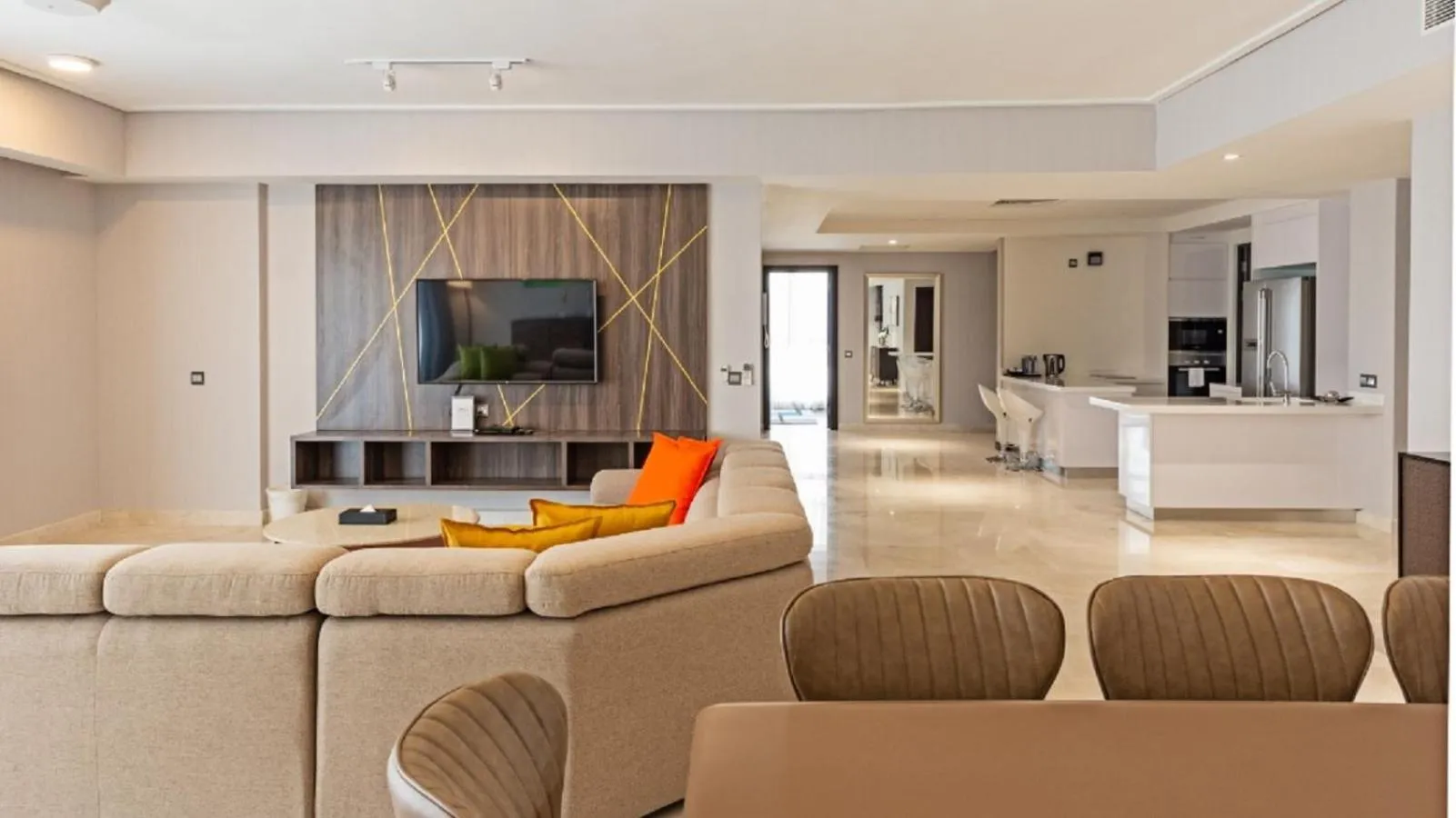 Living room in TRILLION SUITES by SLG