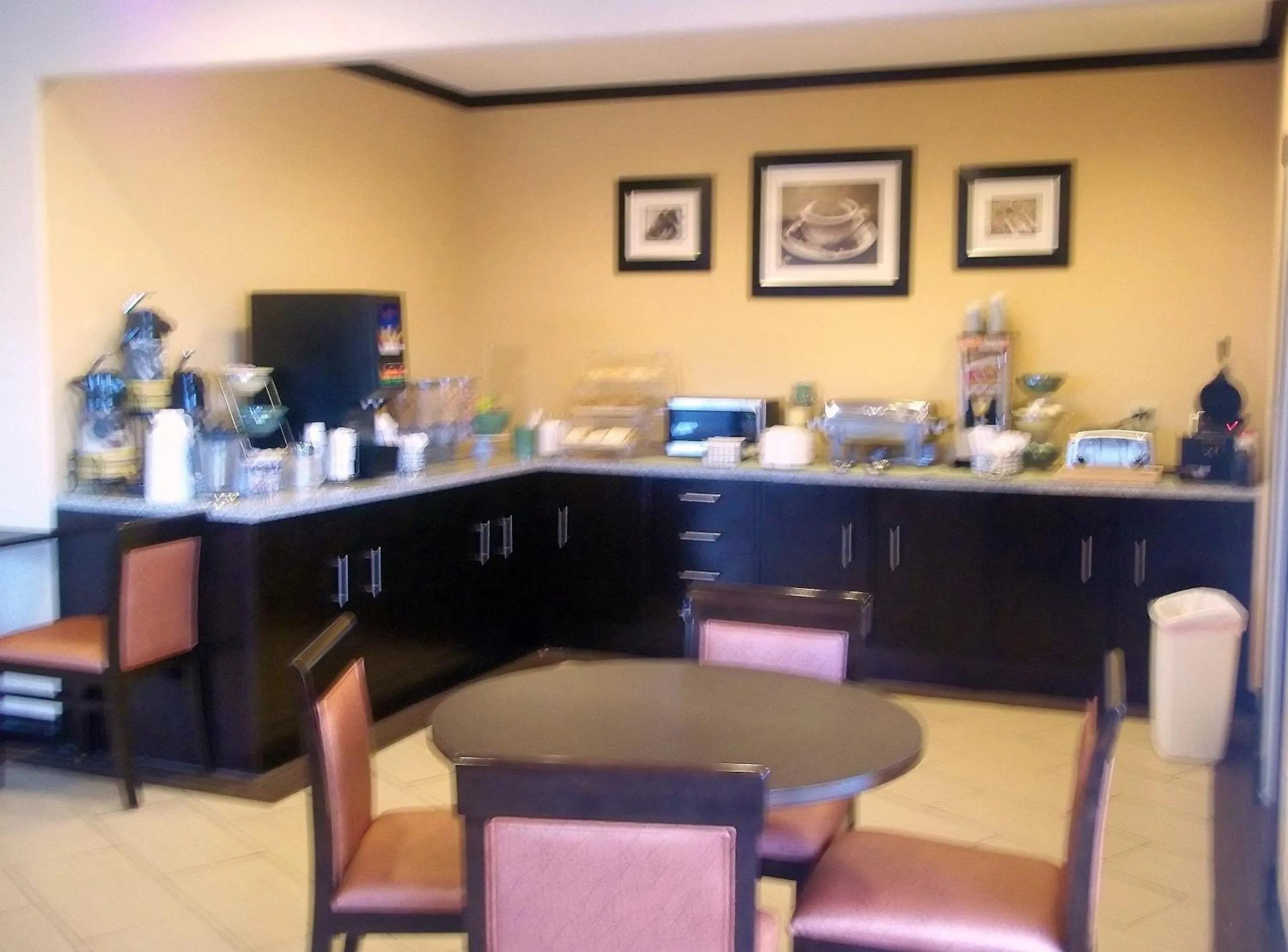 Restaurant/places to eat in Rodeway Inn & Suites Corpus Christi Northwest