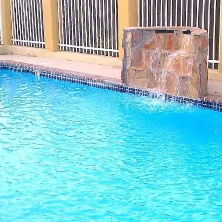 Swimming pool in Rodeway Inn & Suites Corpus Christi Northwest