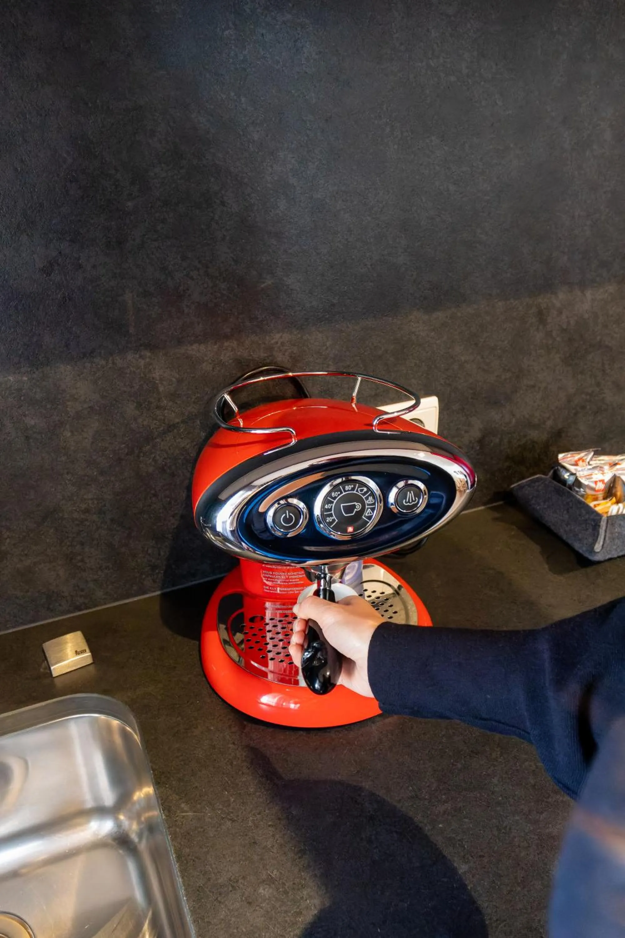 Coffee/tea facilities in Zin Senfter Residence